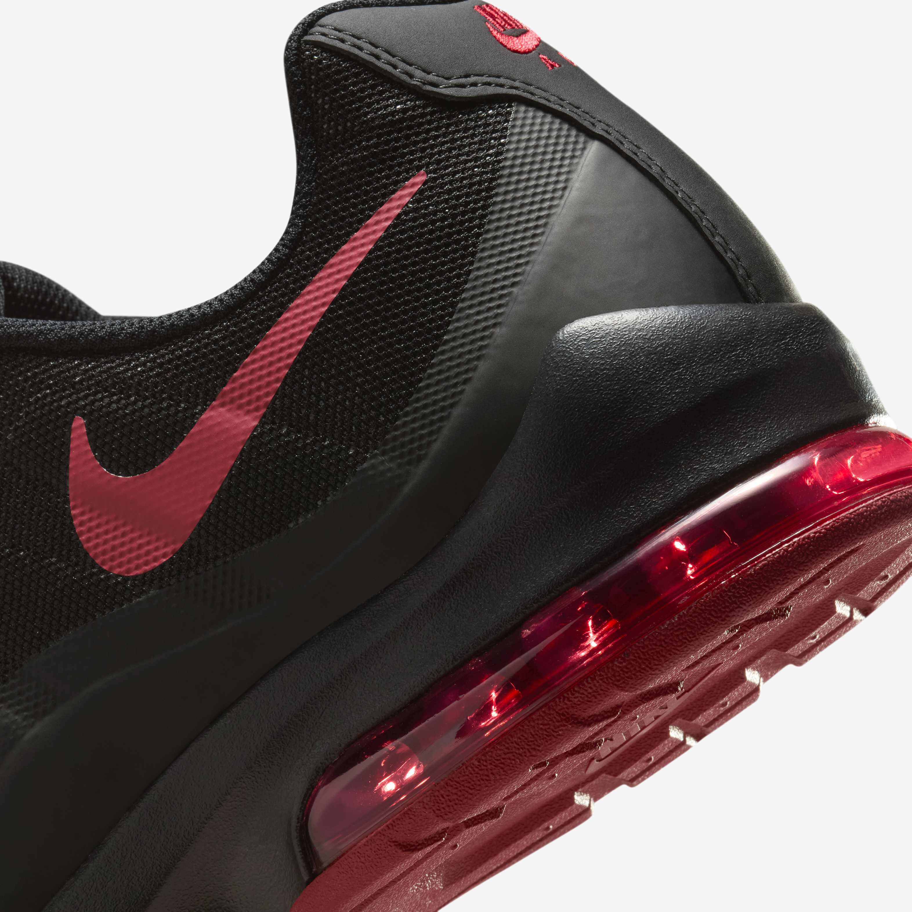 nike air max invigor red and black