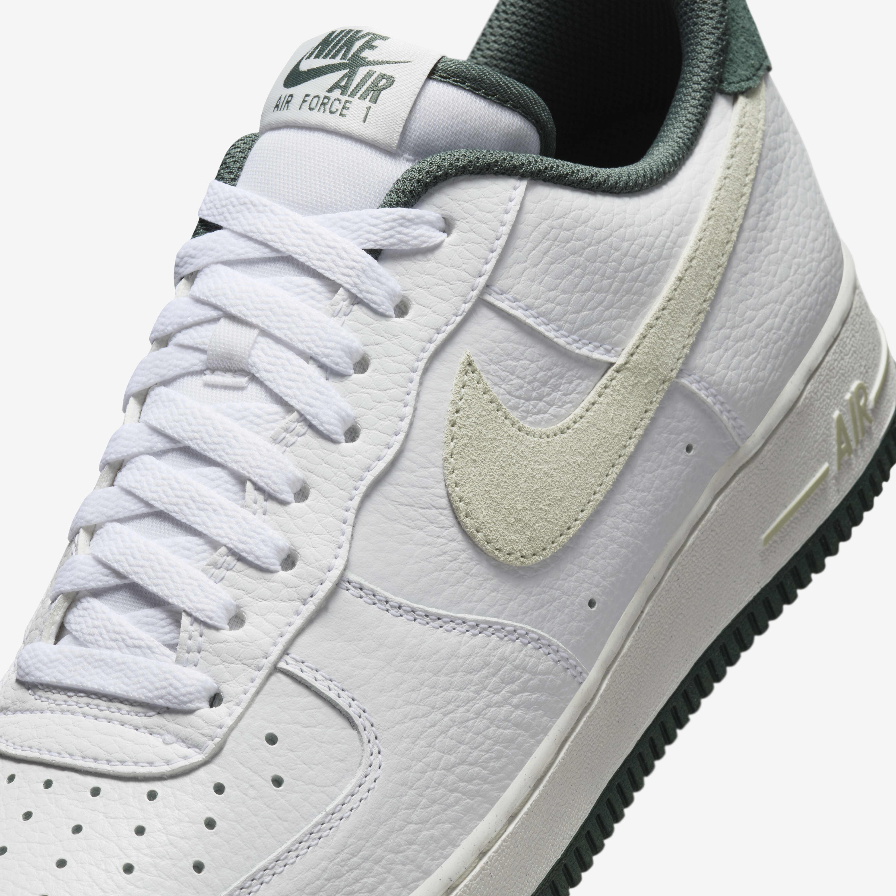 Nike Air Force 1 '07 LV8 image number 6