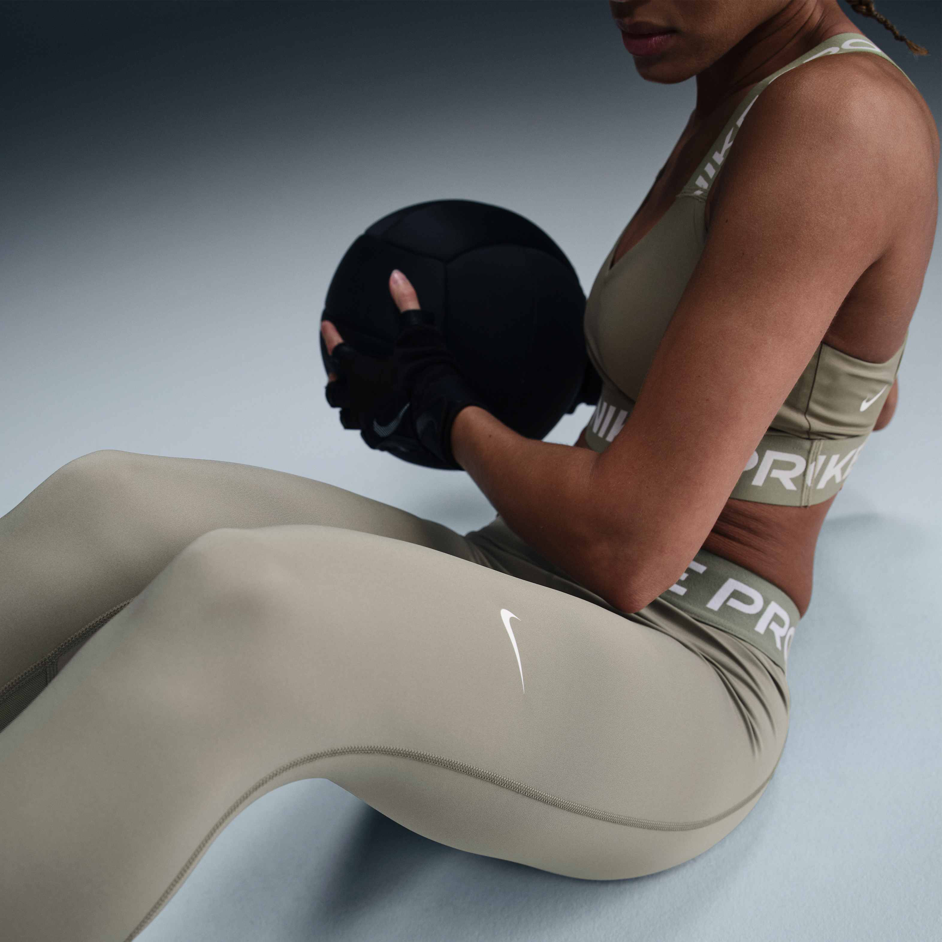 نايكي برو image number 4