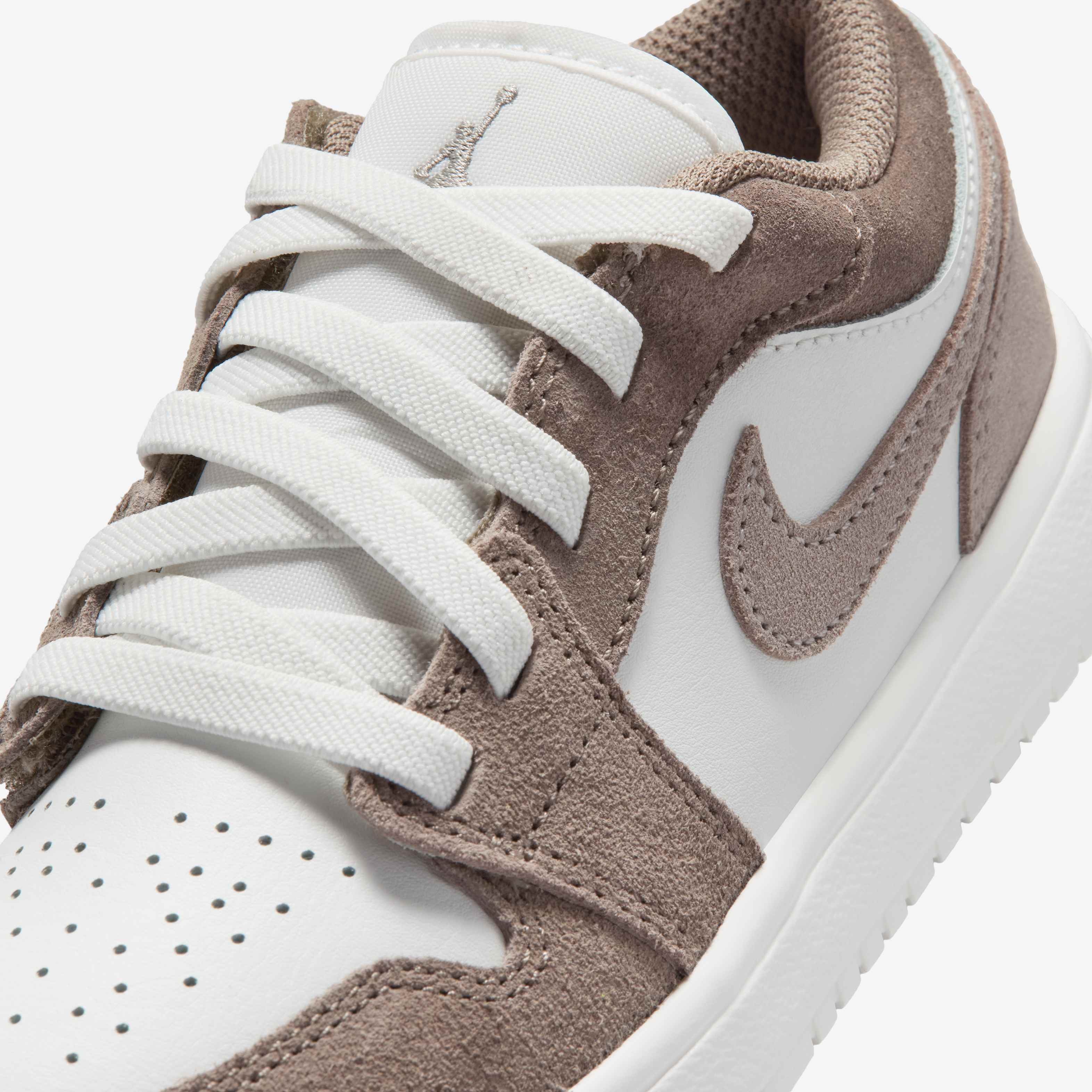 جوردن 1 لو الت image number 6