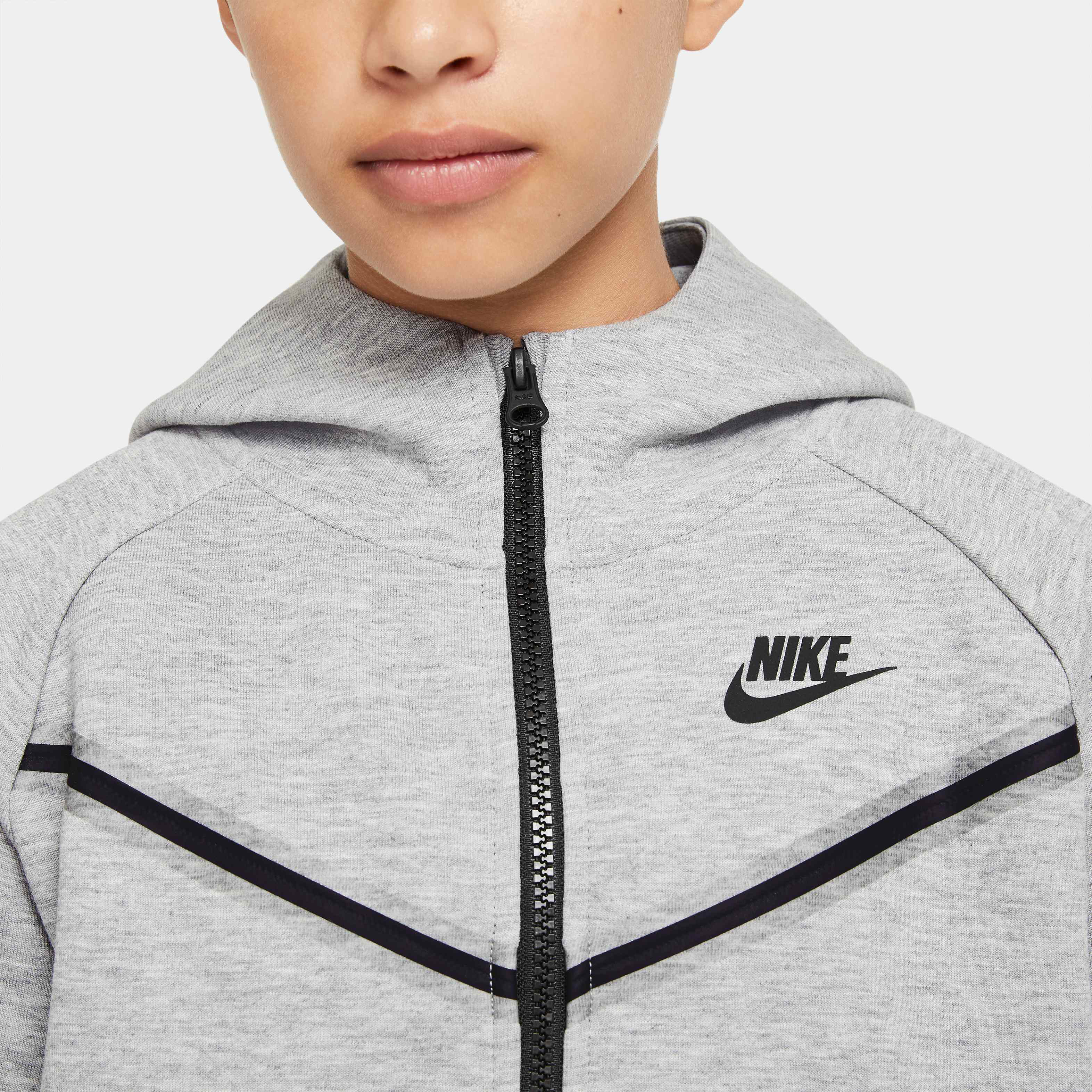 Nike Sportswear Tech Fleece image number 2