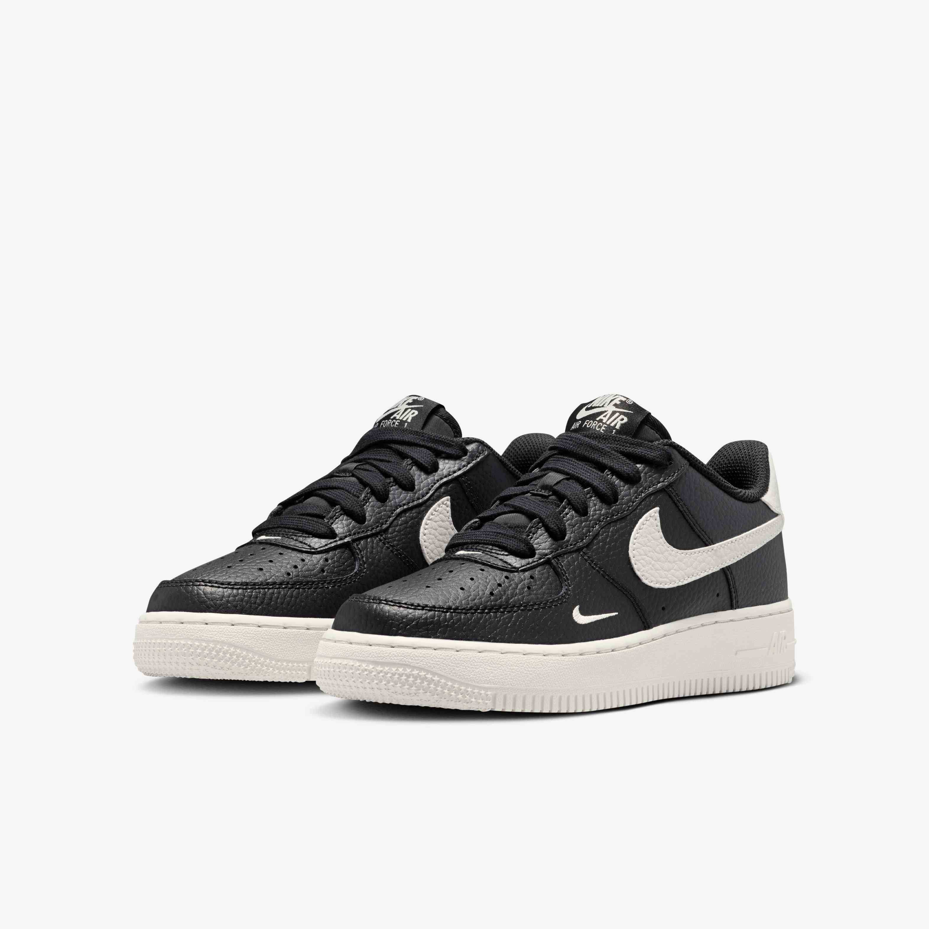 Nike Air Force 1 image number 4