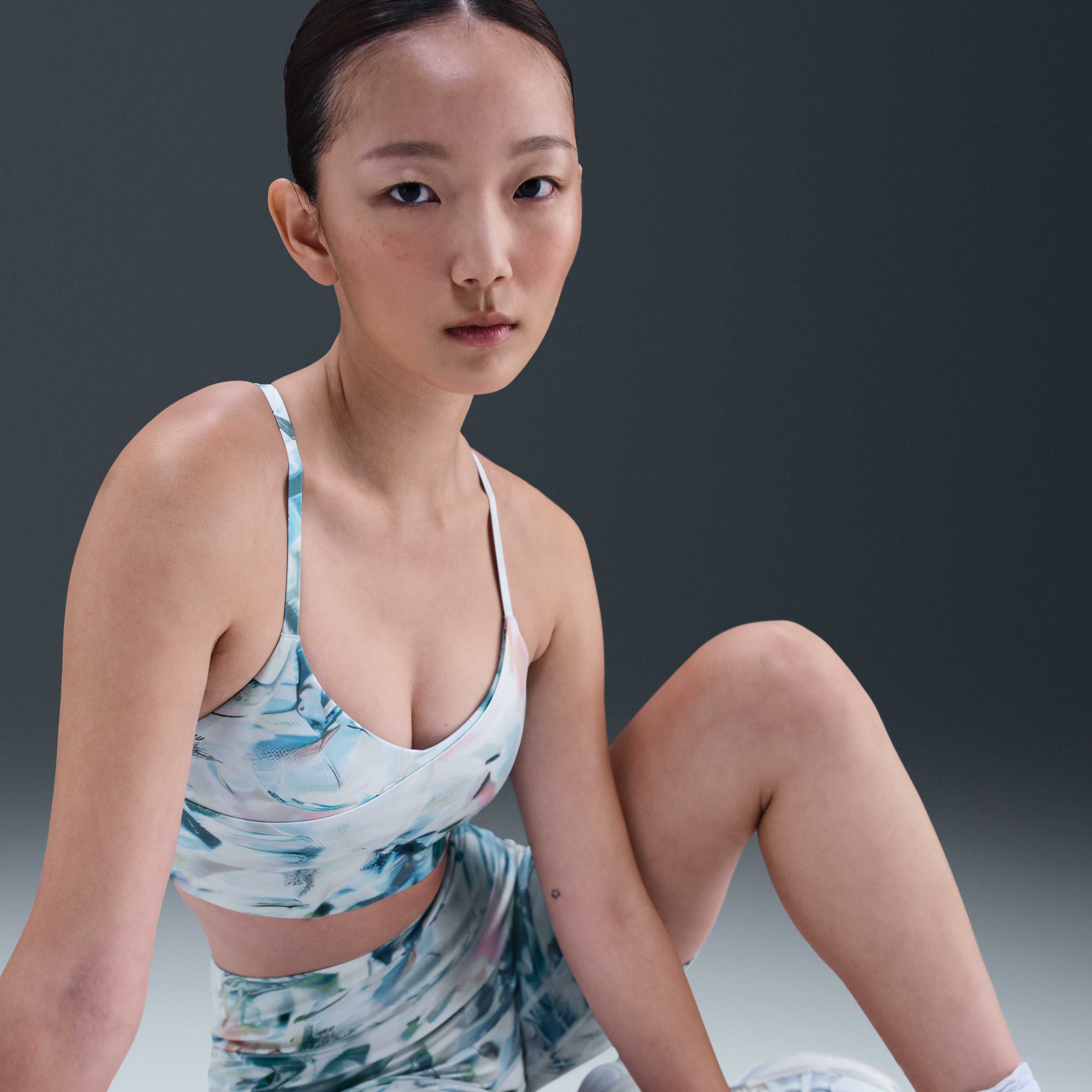 نايكي اندي ويمنز ارتيست كوليكشن image number 2