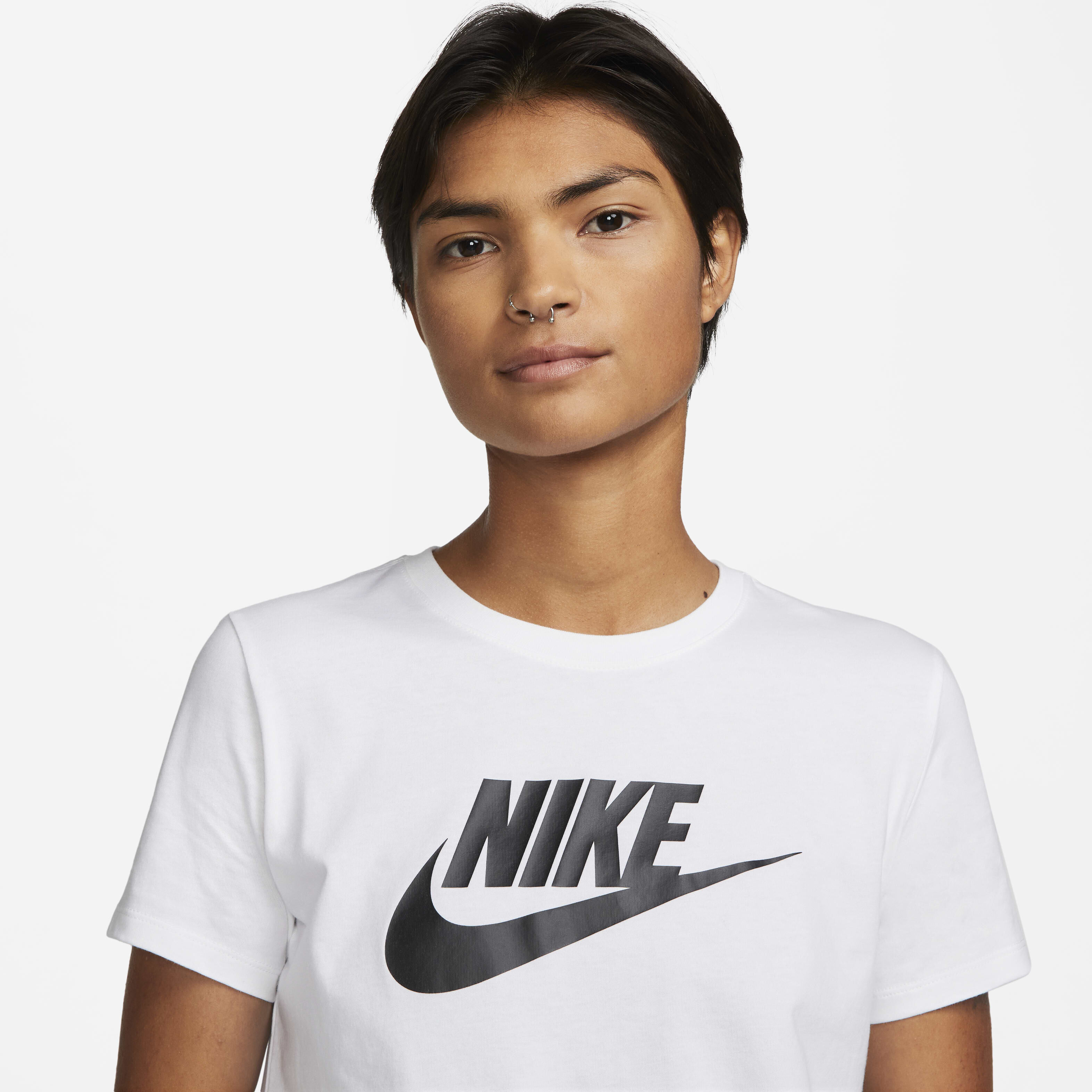 Nike logo t shirt women's store