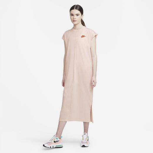 نايكي سبورتسوير