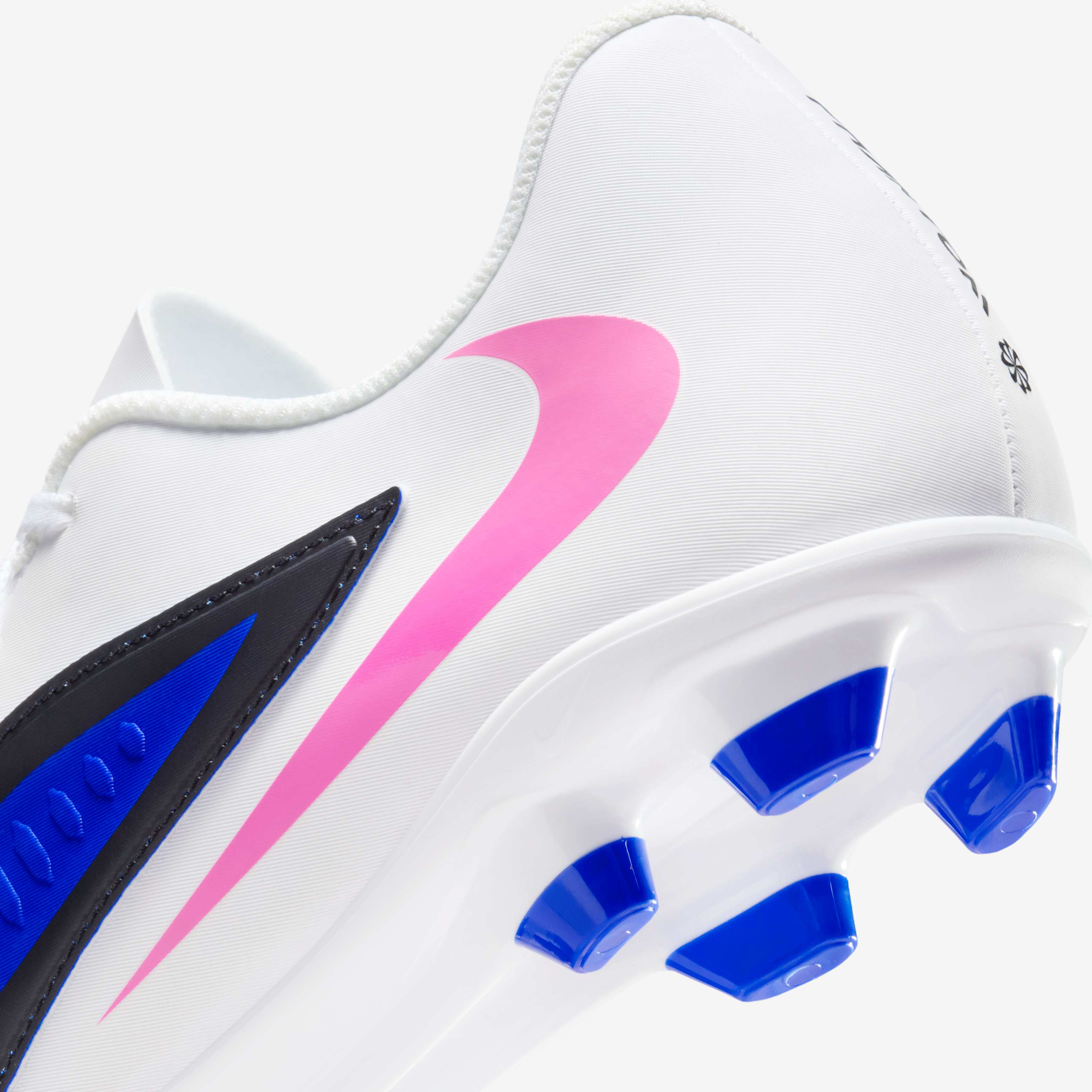 Nike Phantom 6 Low Club image number 8