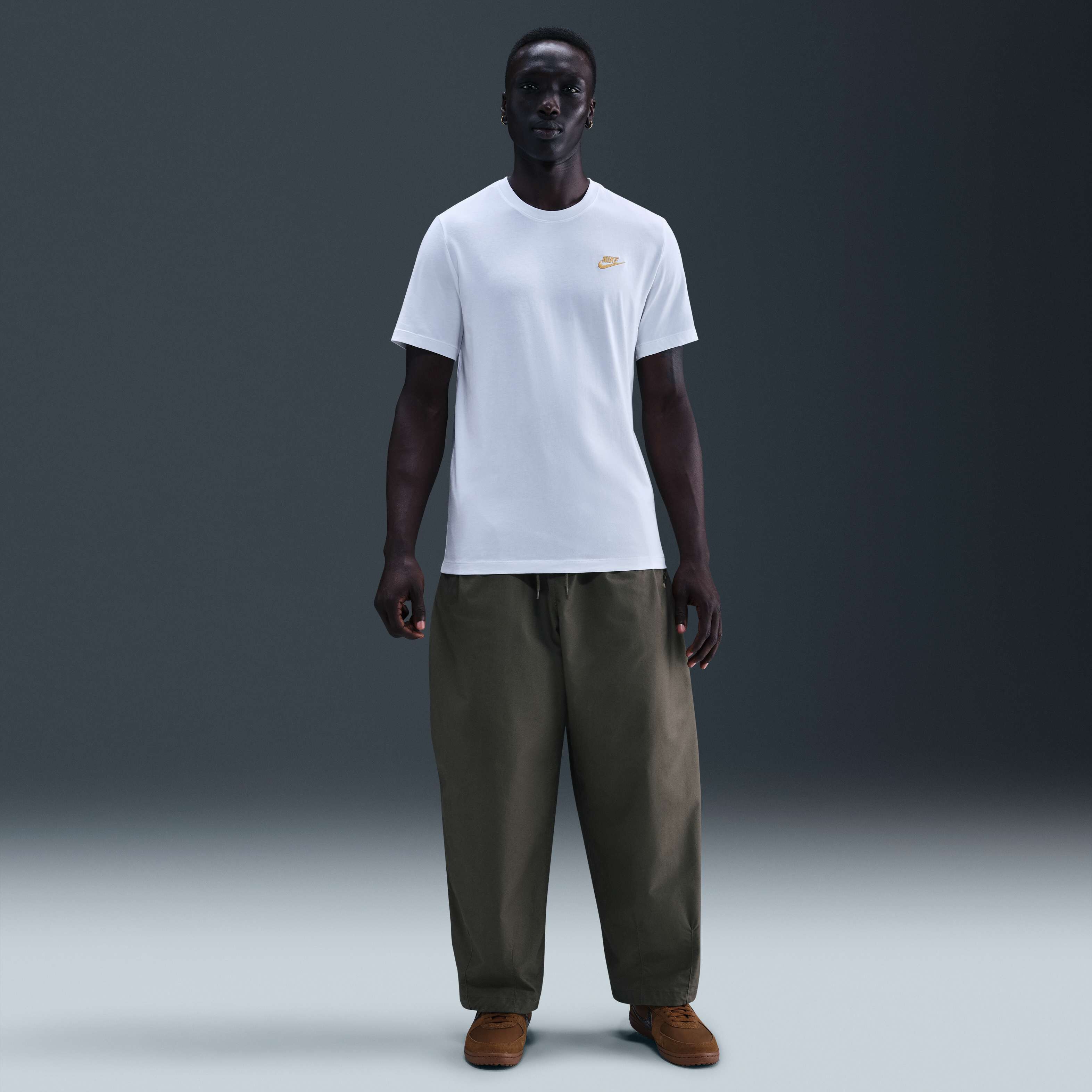 Nike Sportswear Club image number 3