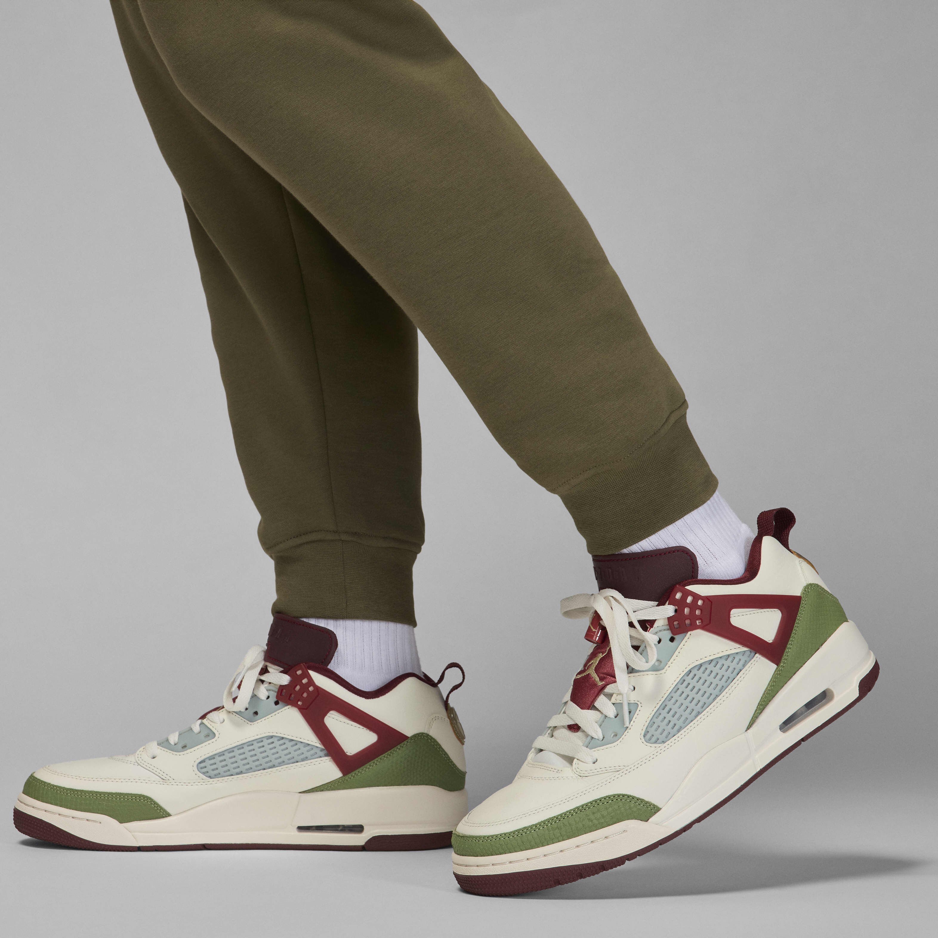 Jordan Essentials image number 4