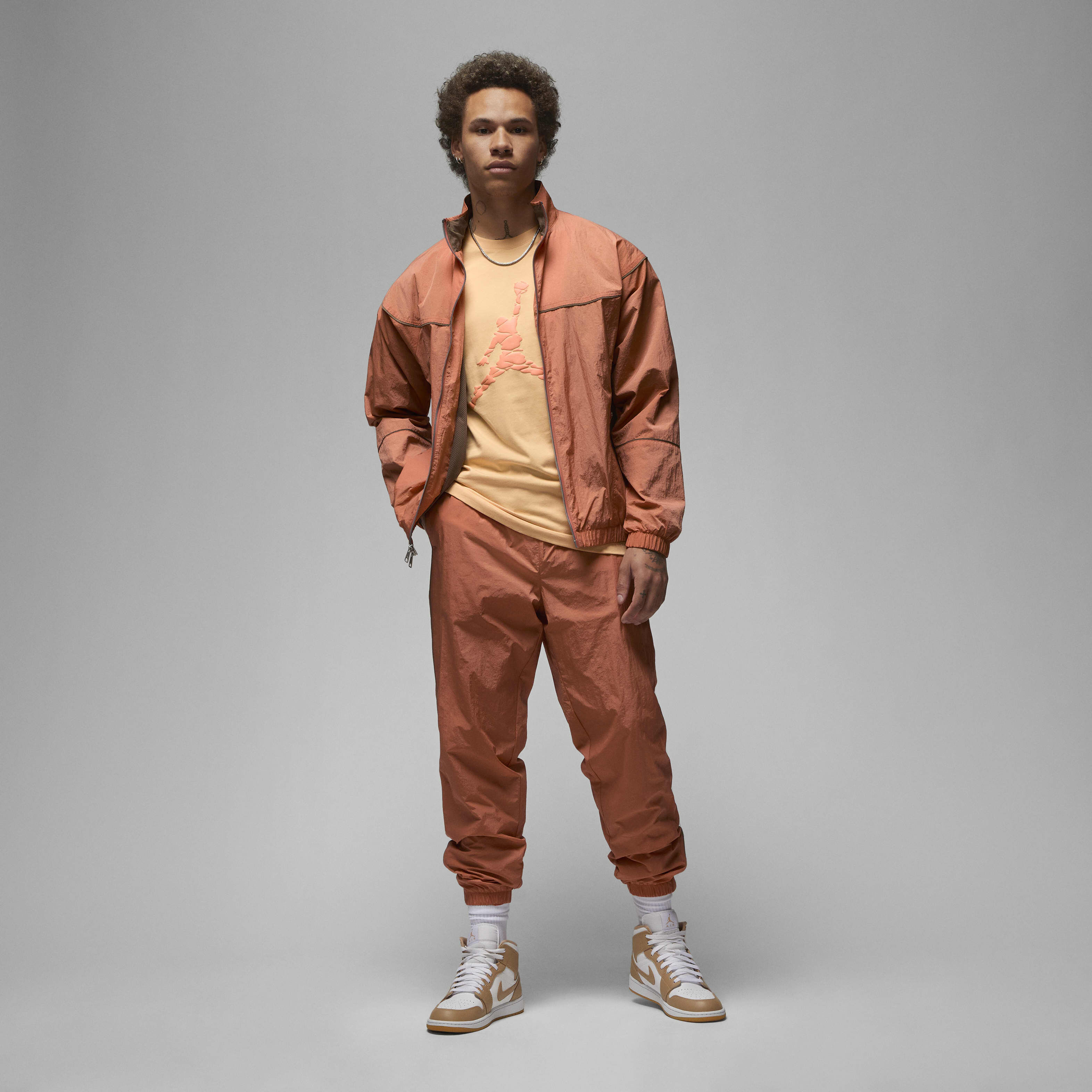 Jordan Essentials image number 4