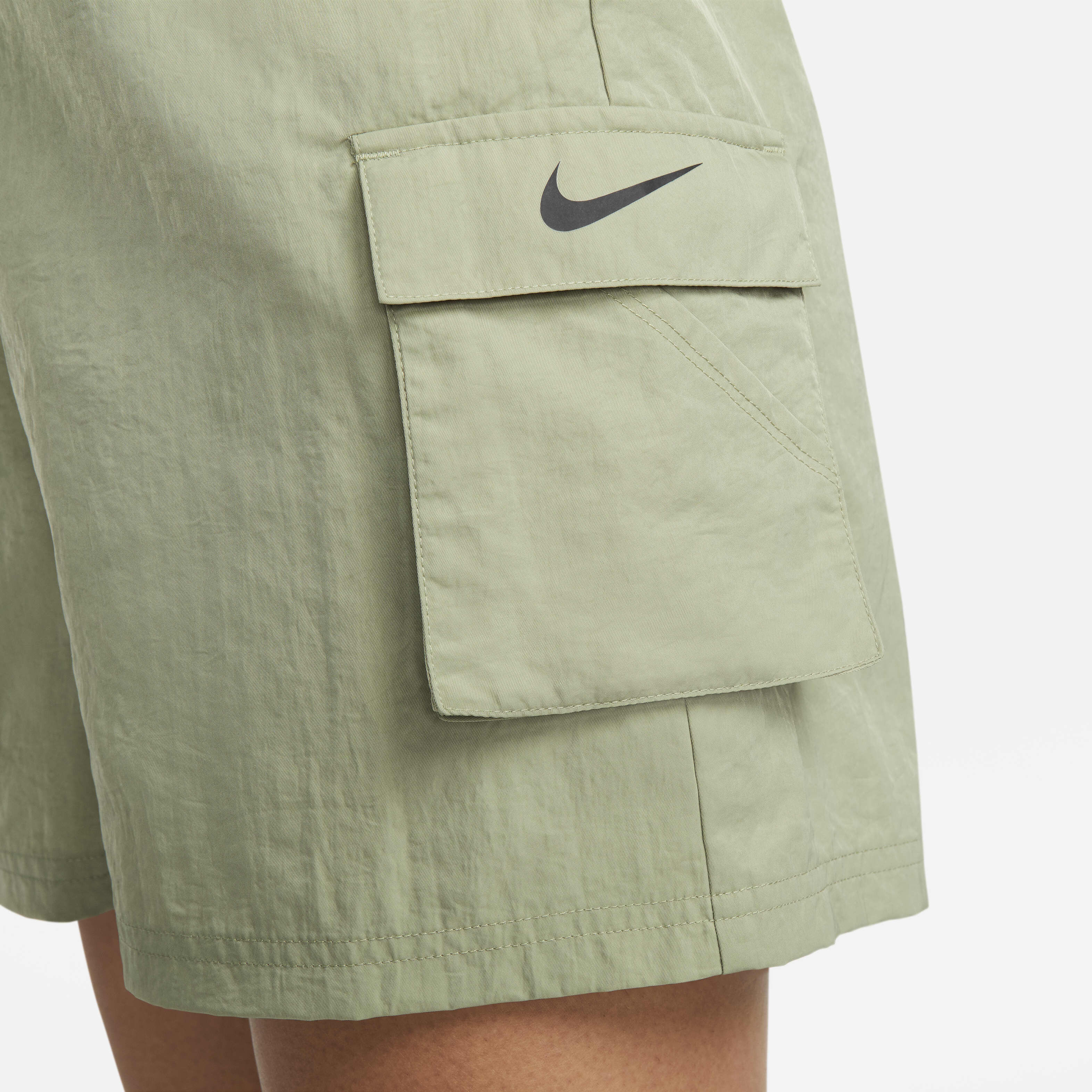 Nike Sportswear Essential image number 4