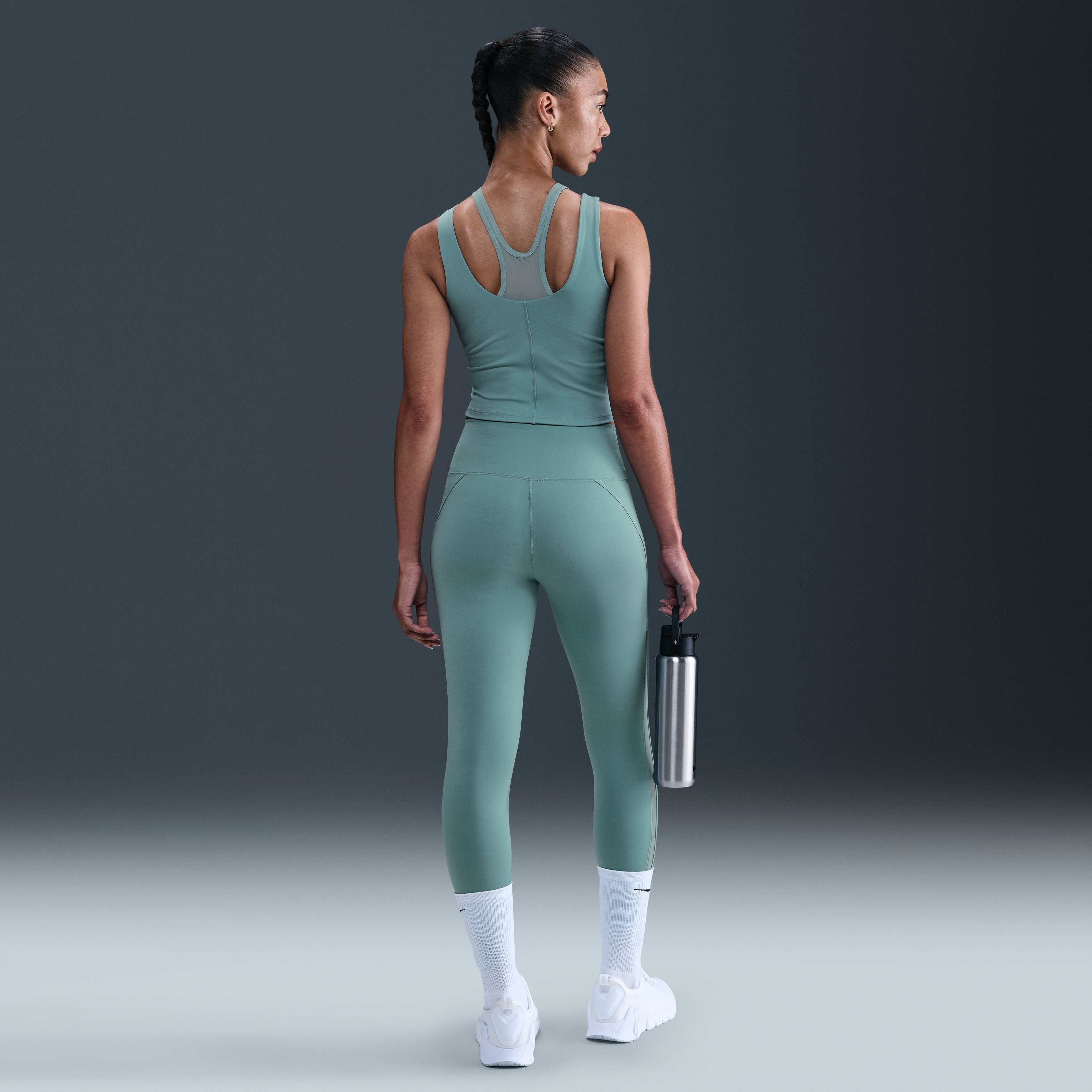 نايكي ون فيتد image number 4