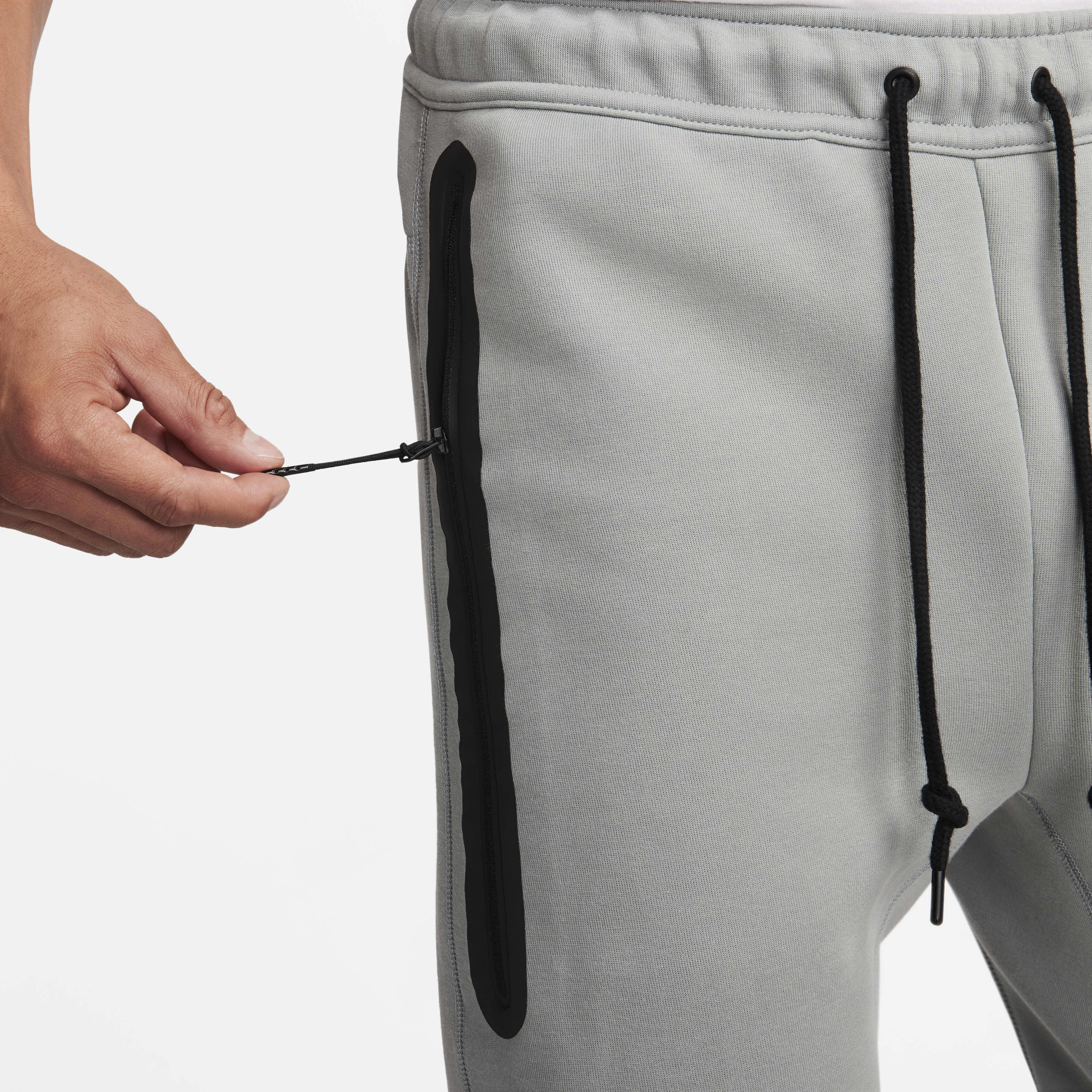 Nike Sportswear Tech Fleece image number 4