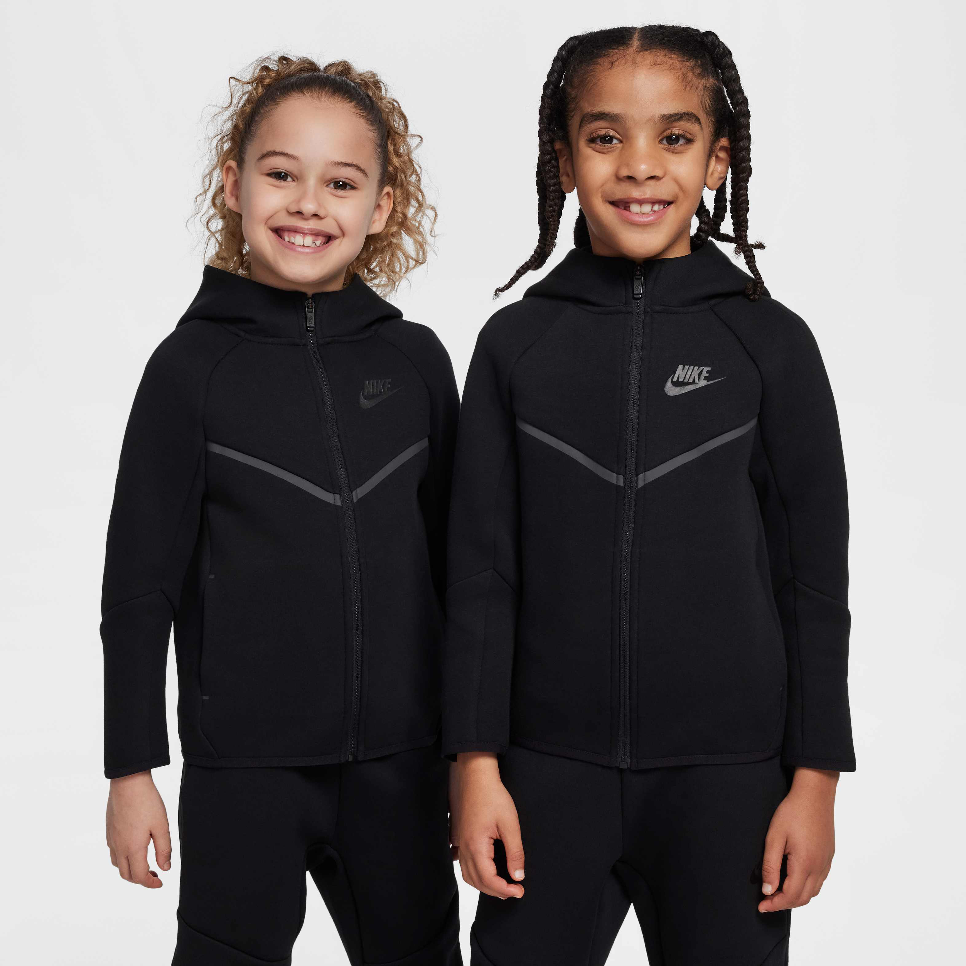 نايكي سبورتسوير image number 2