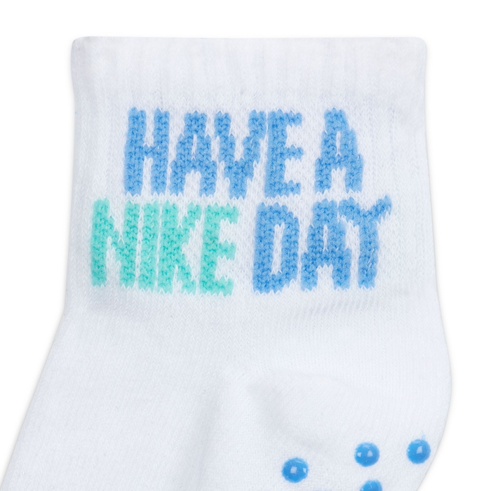 Nike "Art of Play" Gripper Ankle Socks (3 Pairs) image number 1 Nike "Art of Play" Gripper Ankle Socks (3 Pairs) image number 1