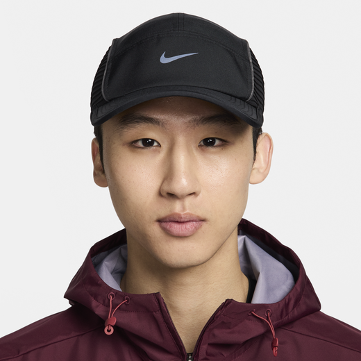 Nike fitted hats hotsell