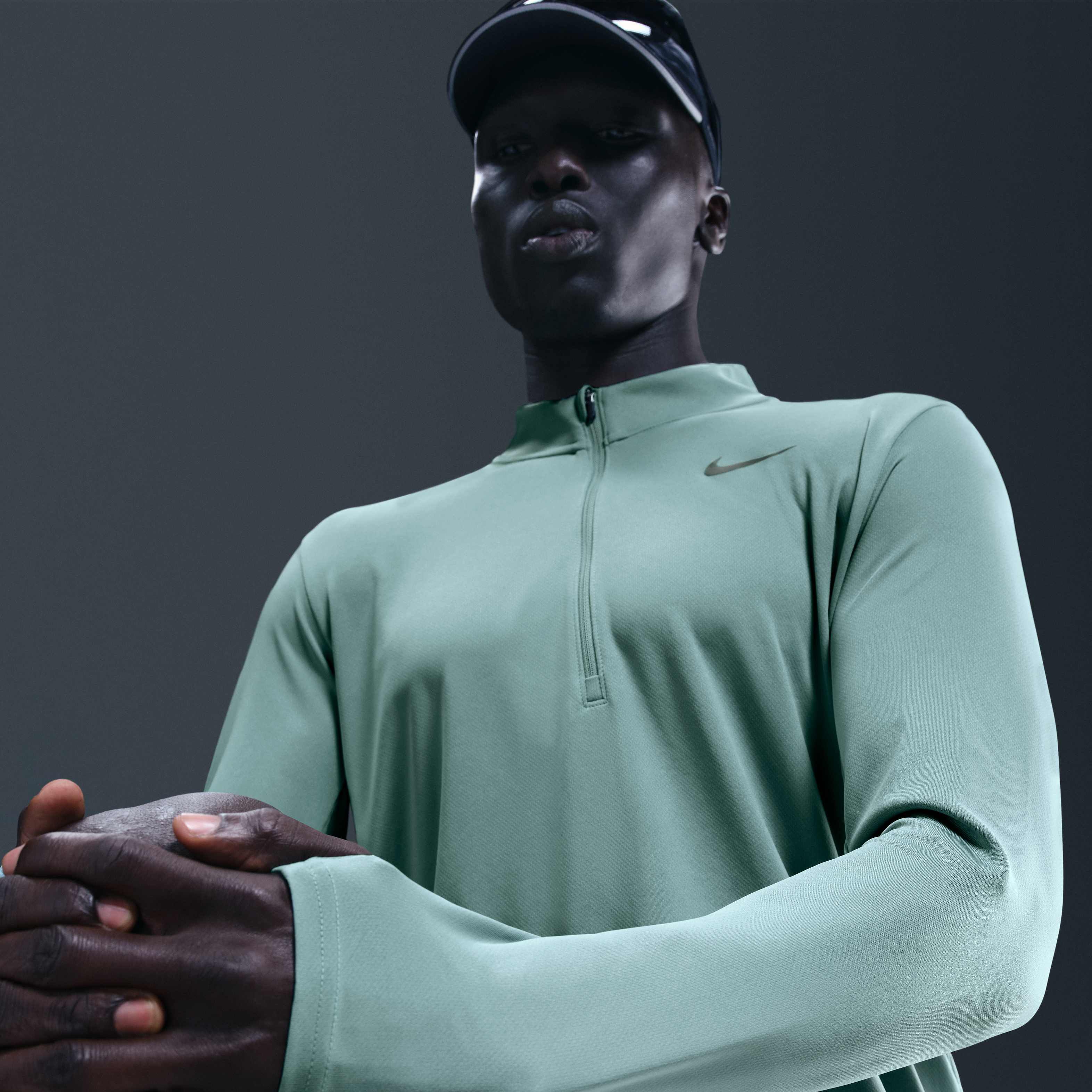 نايكي بيسر image number 2