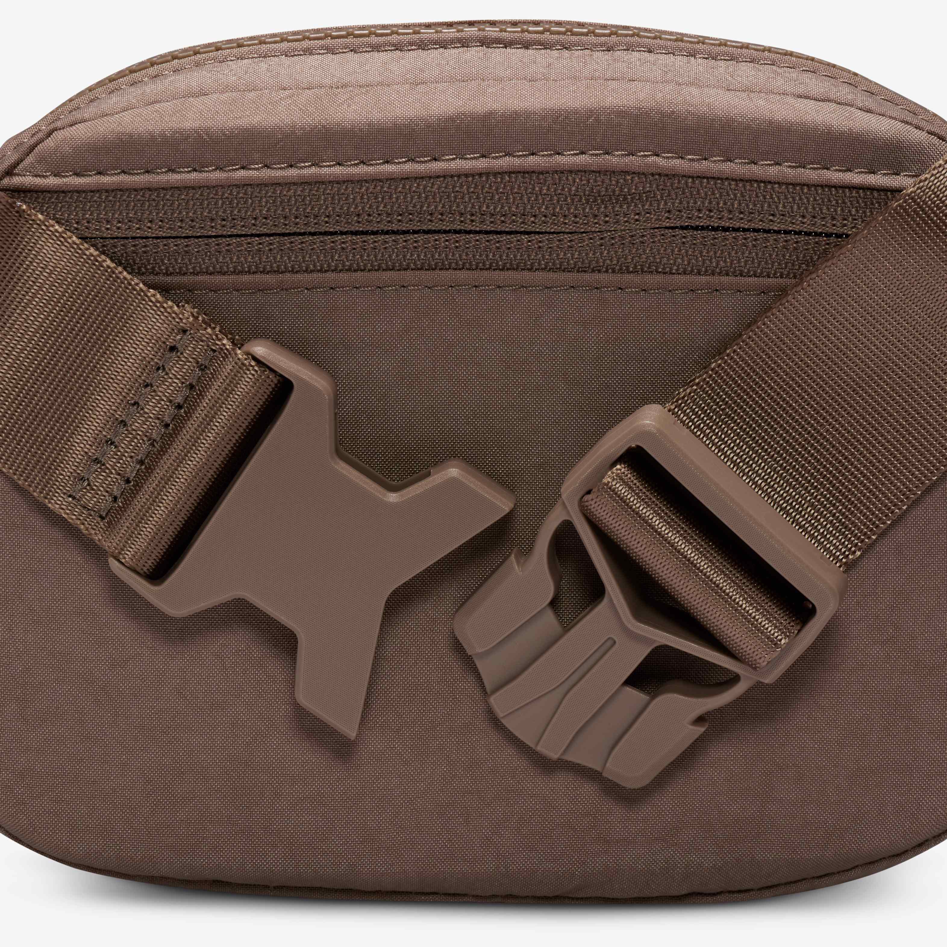 نايكي أورا image number 6