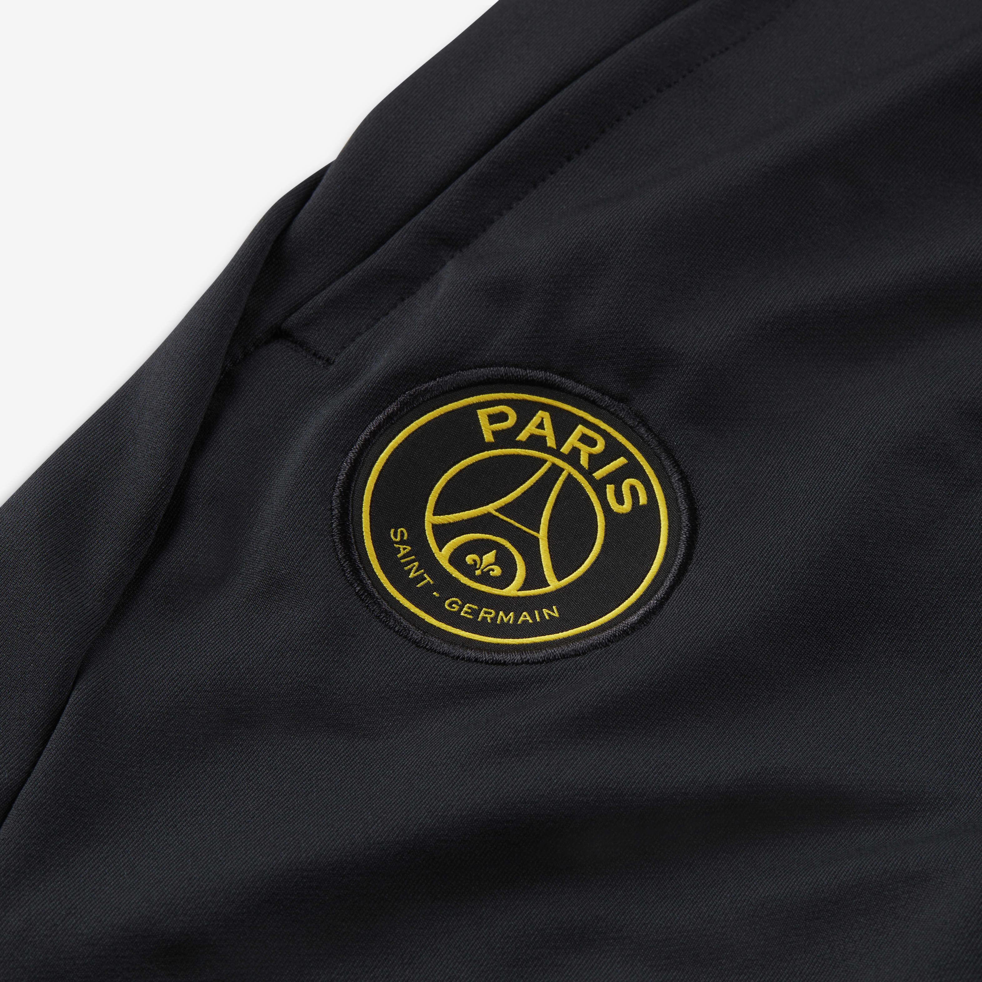 Paris Saint-Germain Strike image number 7