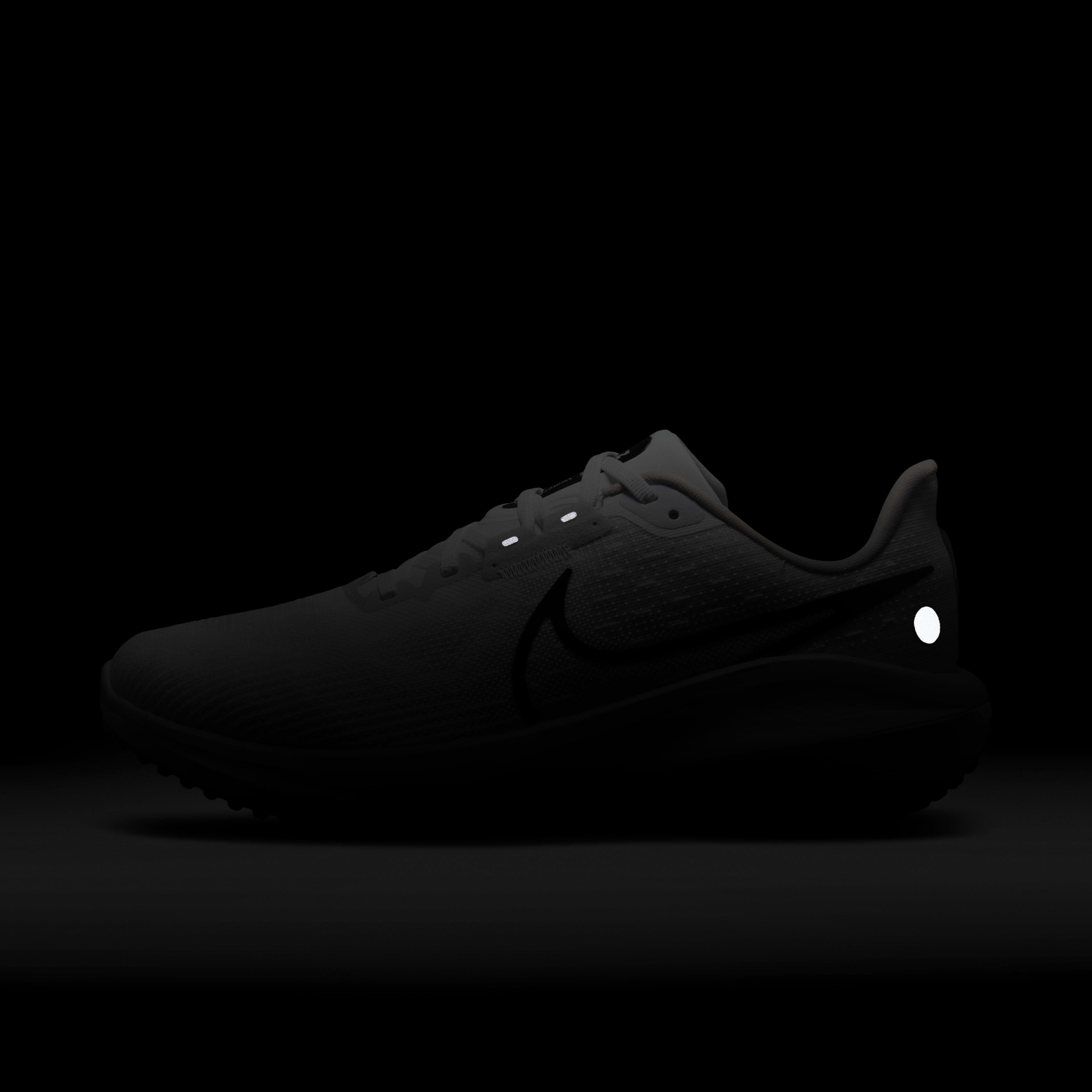 Nike Vomero 17 image number 10