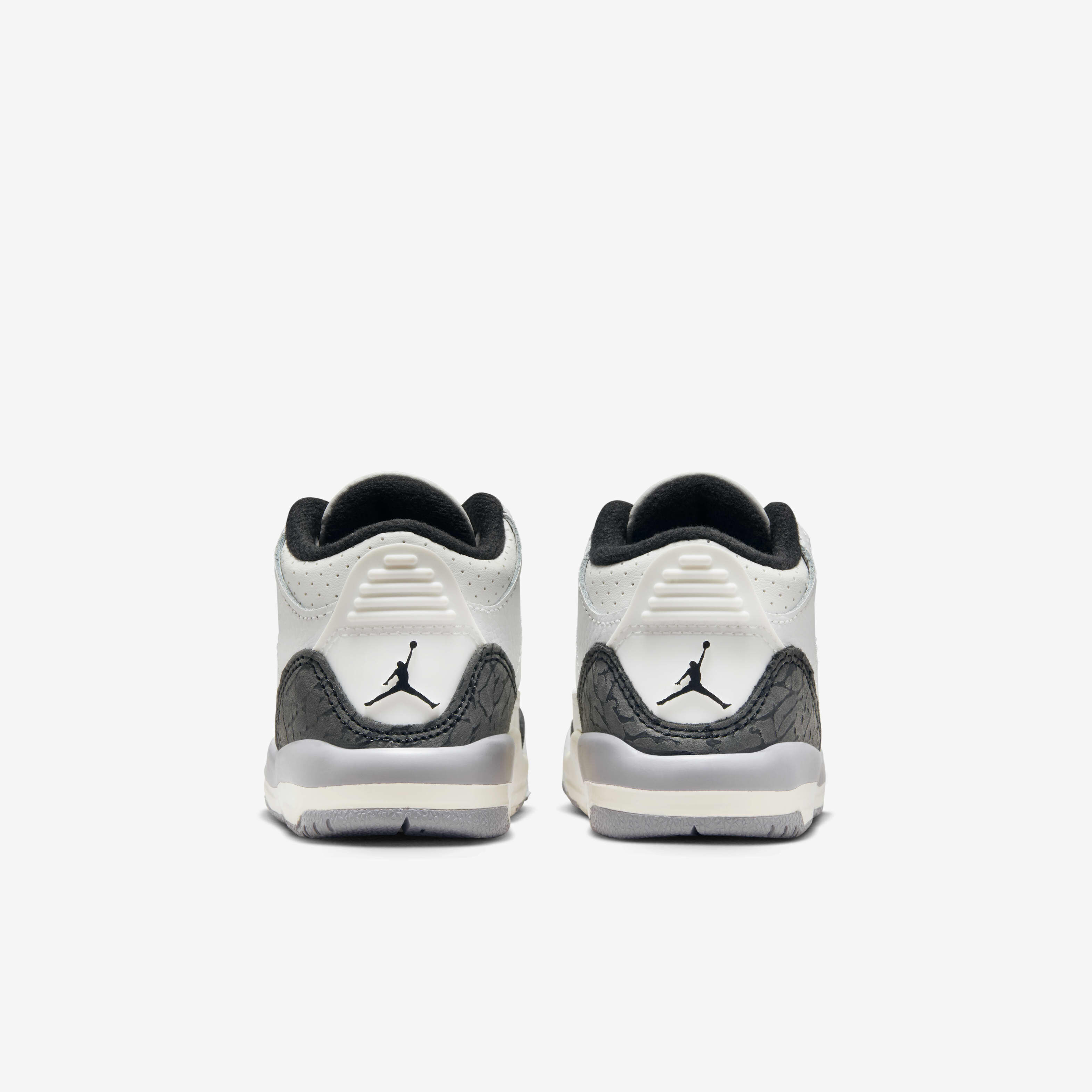 Jordan 3 Retro 'Medium Olive' image number 5