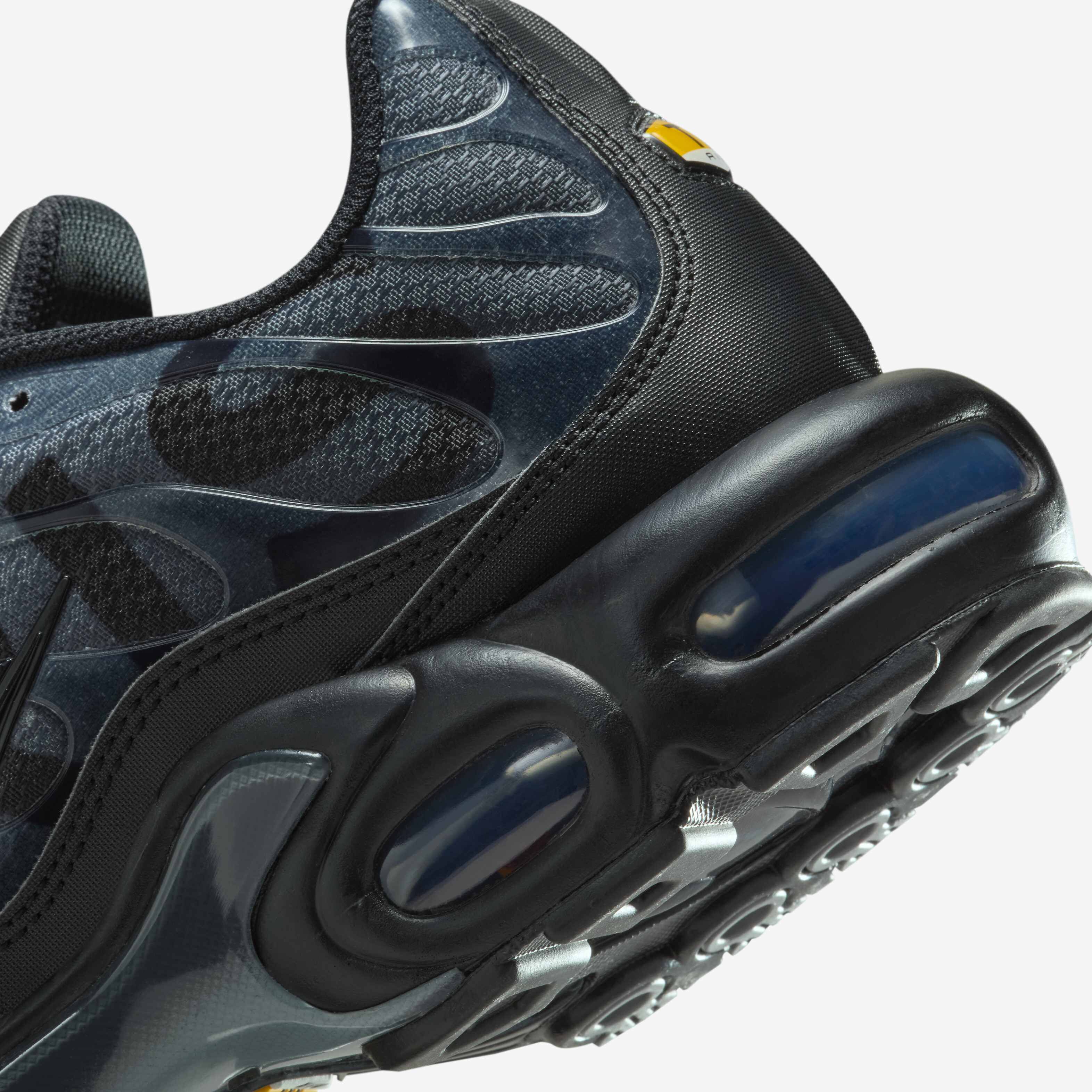 Paris Saint-Germain Air Max Plus Premium image number 7
