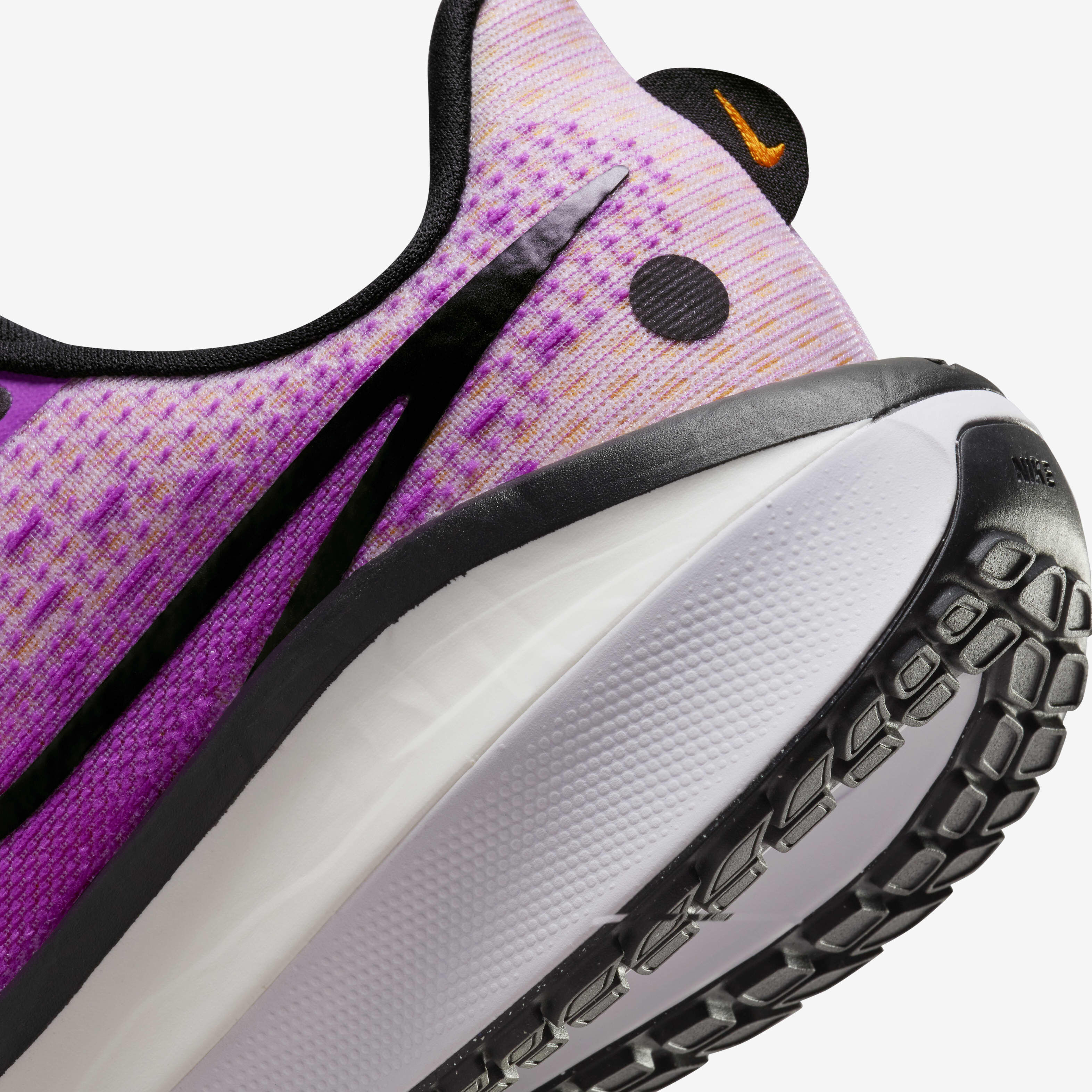 Nike Vomero 17 image number 7