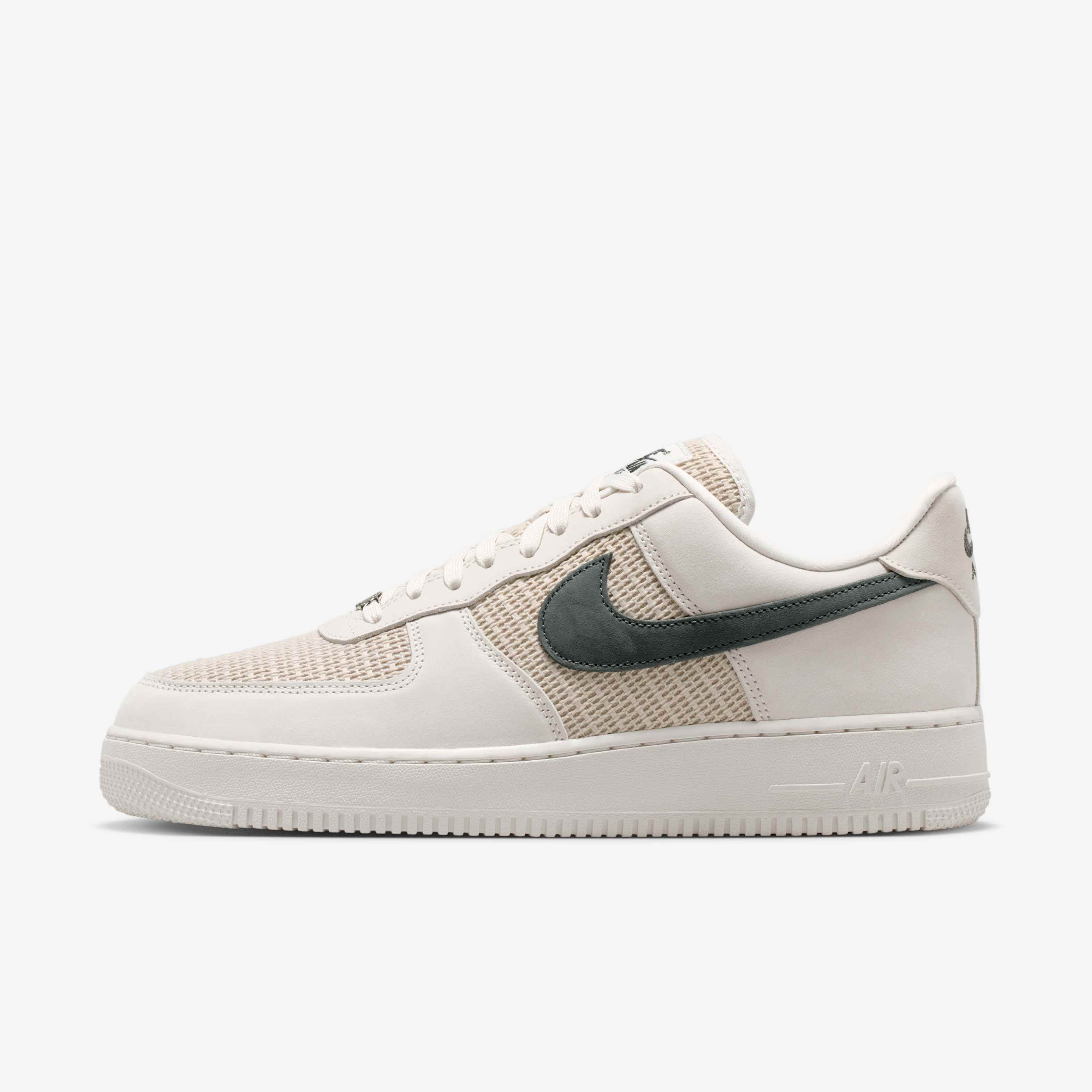Nike Air Force 1 '07 LV8 image number 0