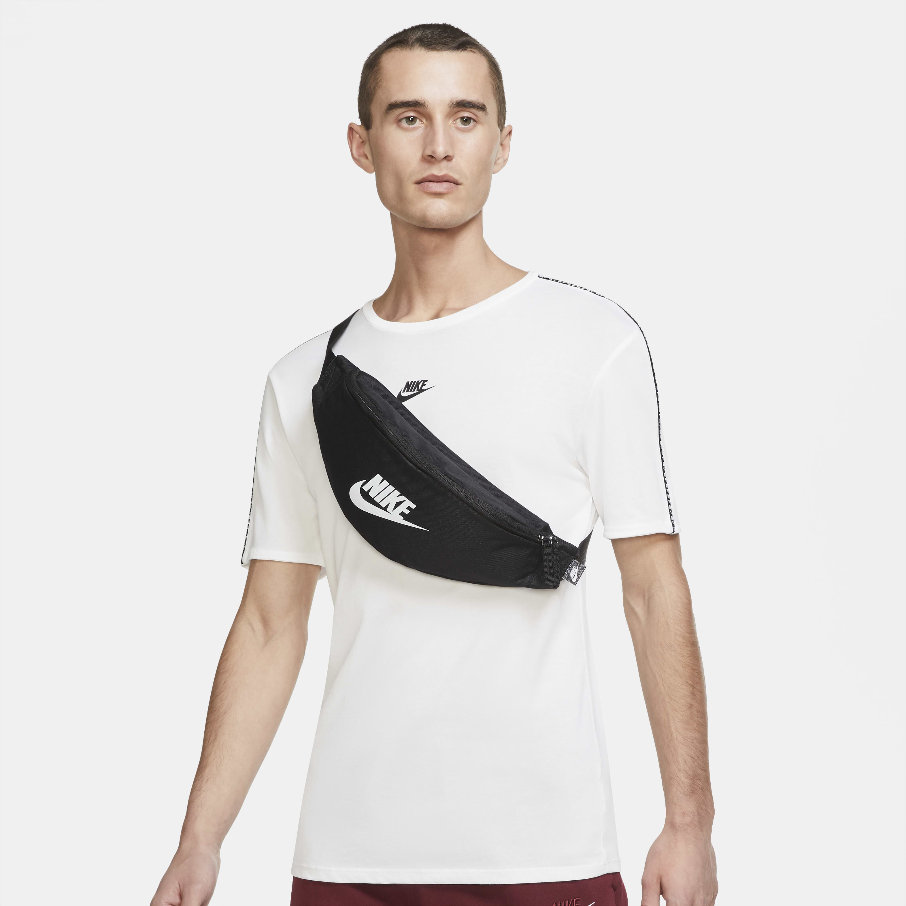 Shop Online the Latest Sports Accessories for Men Nike UAE