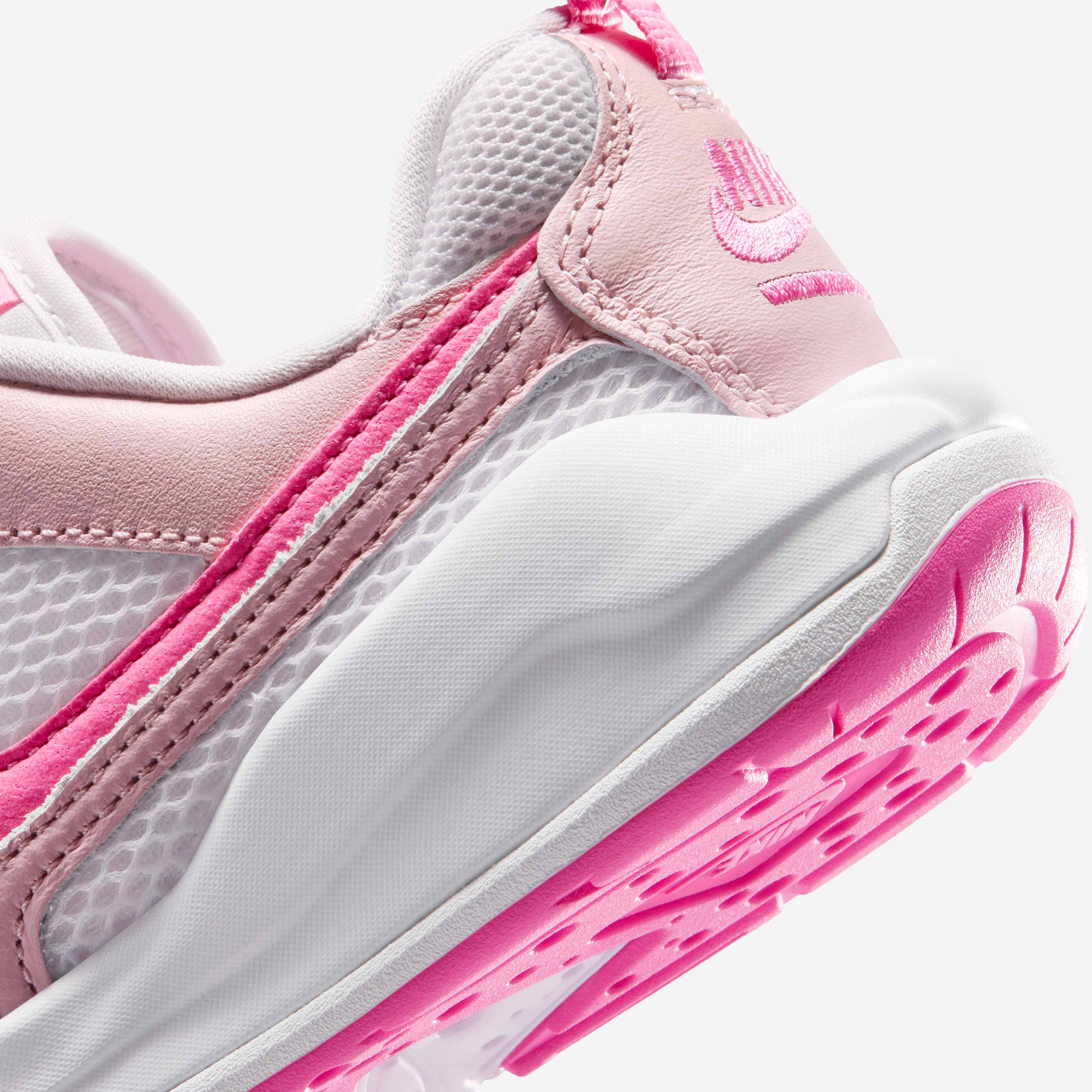 Jordan CMFT Era image number 7