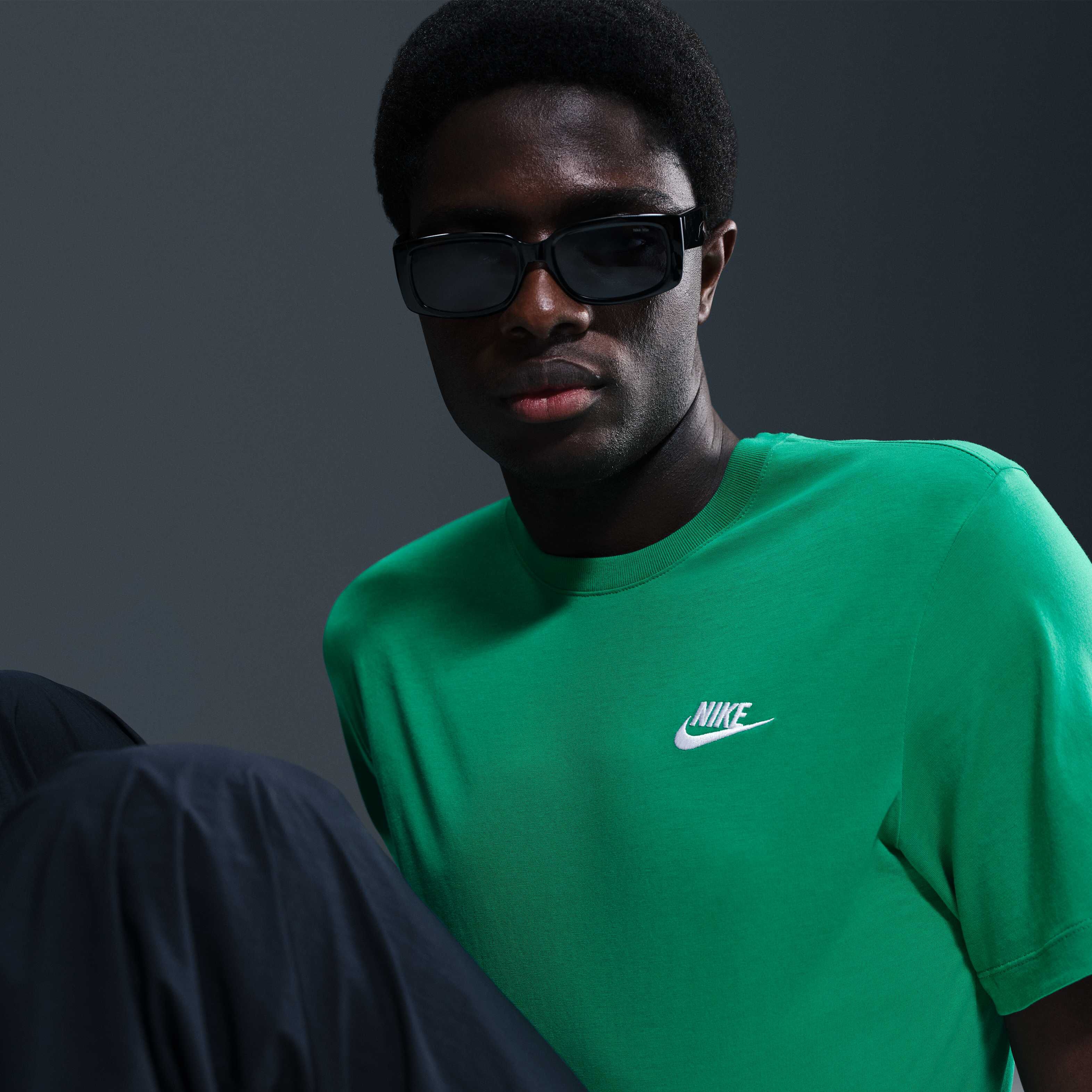 Nike Sportswear Club image number 2