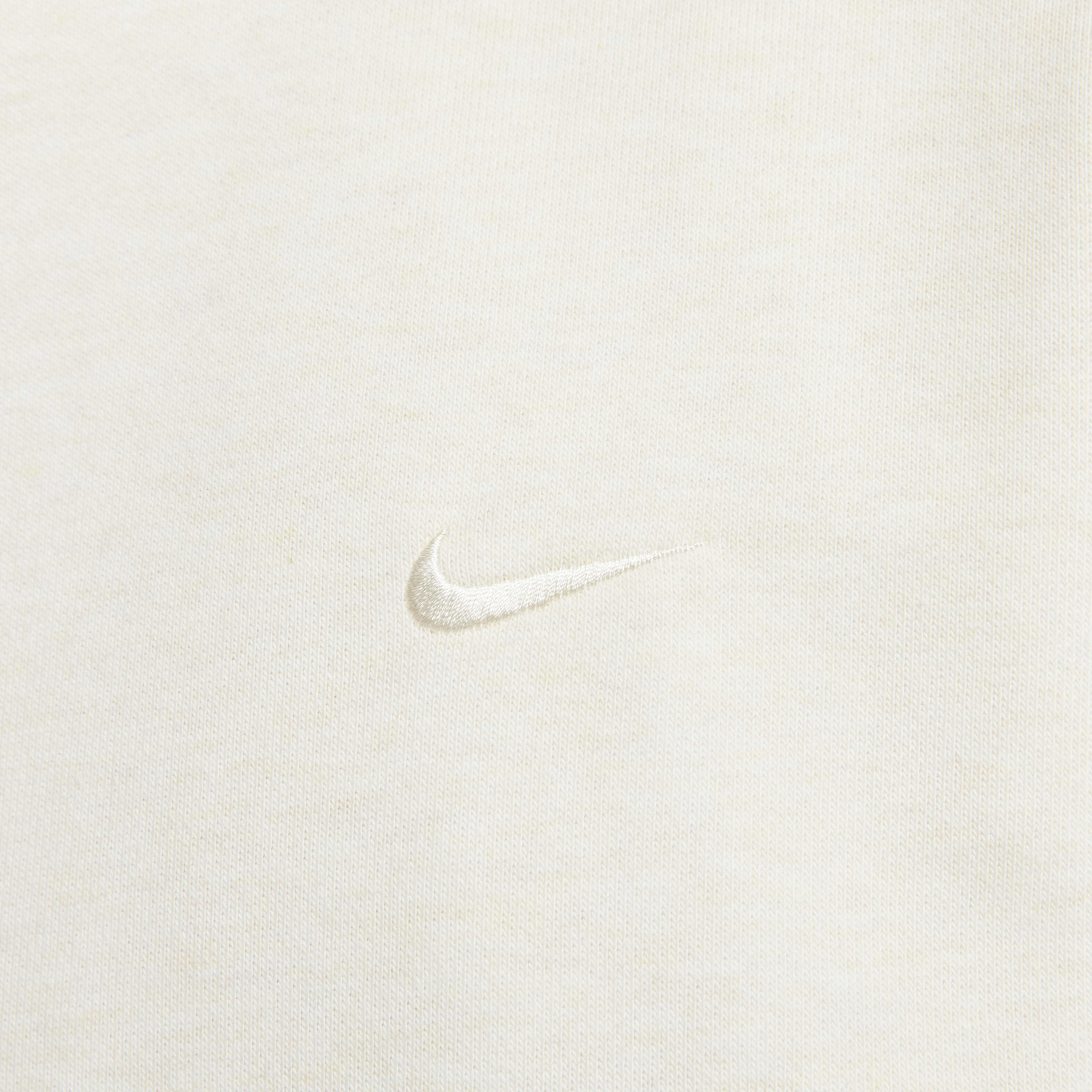 Nike Standard Issue image number 3