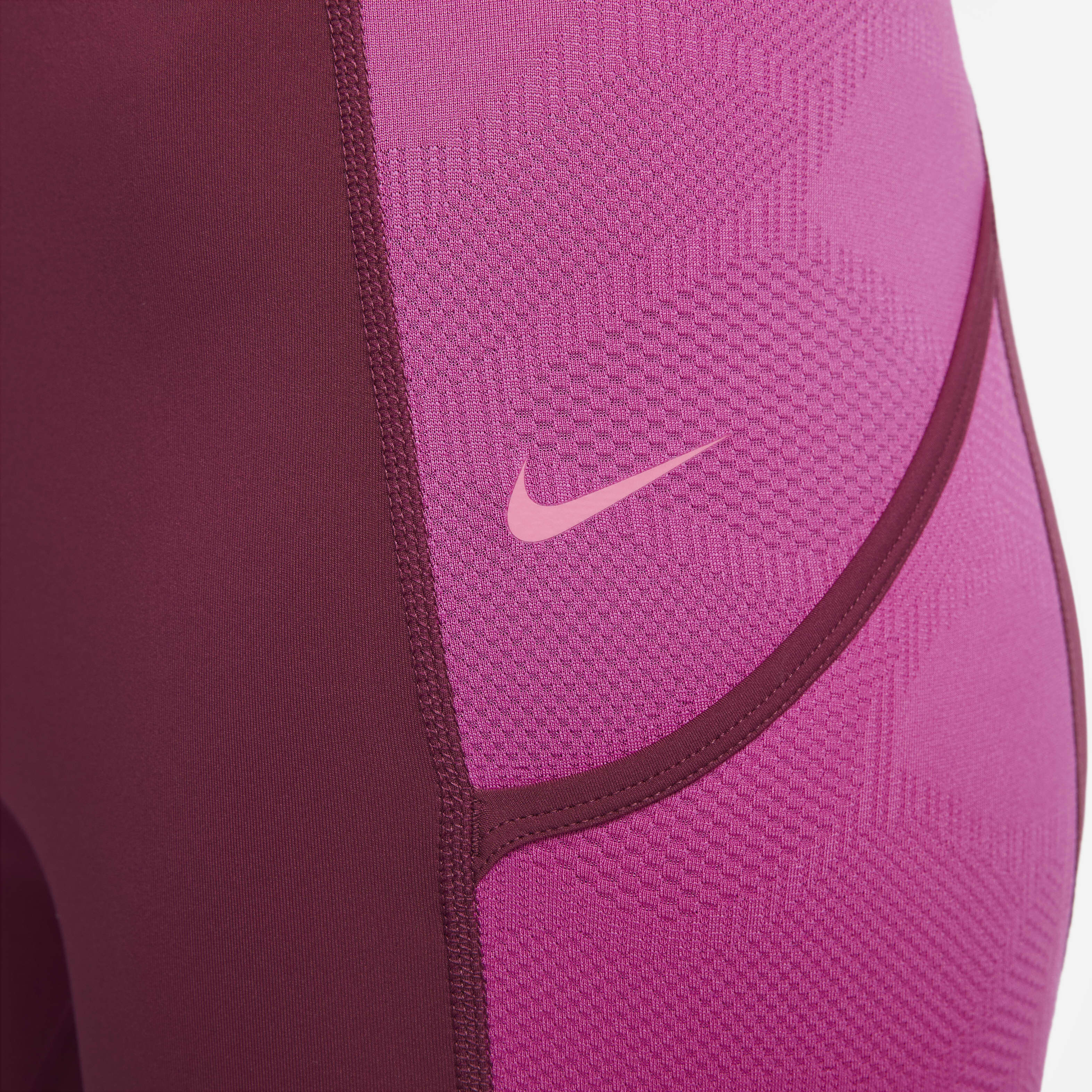 Nike Pro image number 4