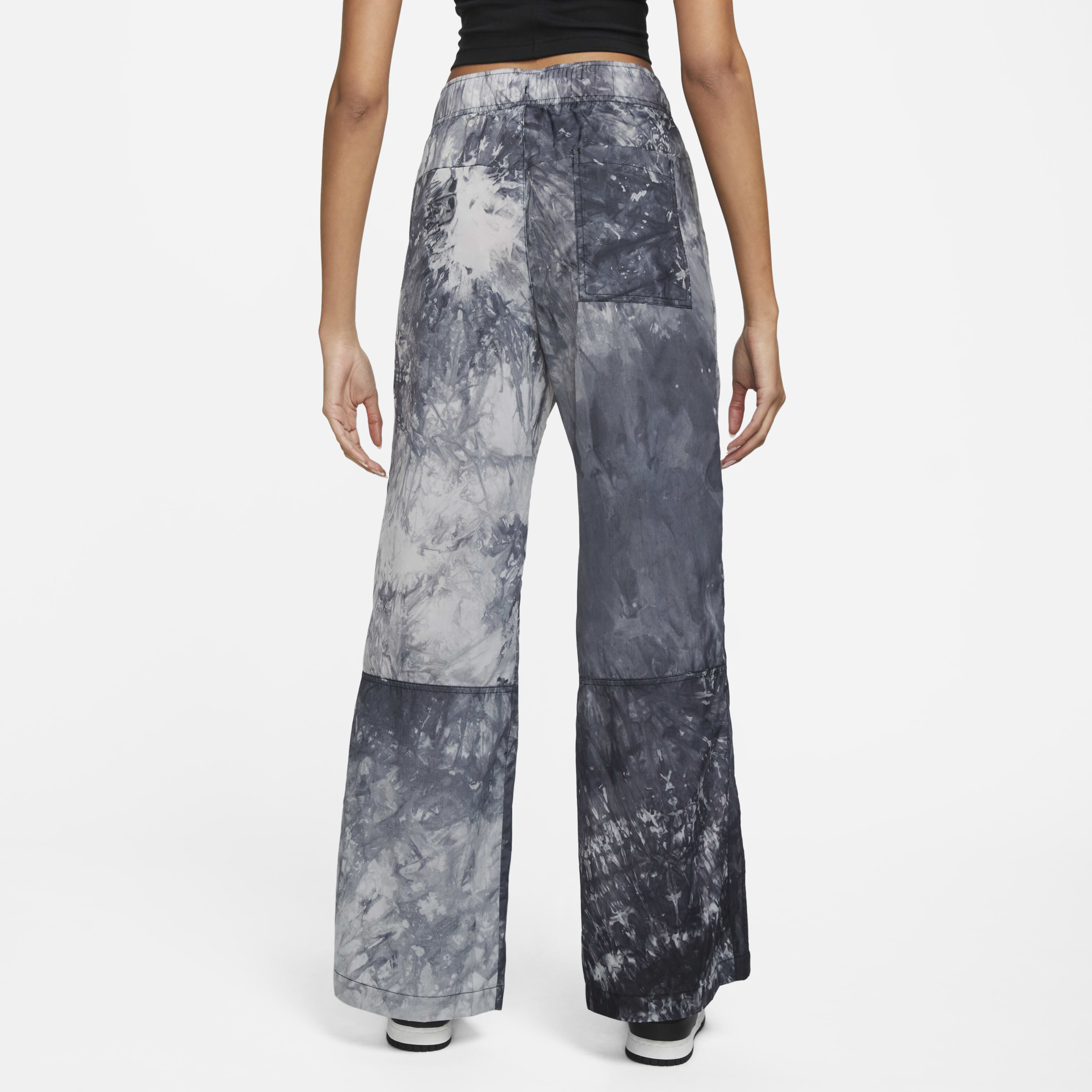 نايكي سبورتسوير image number 1