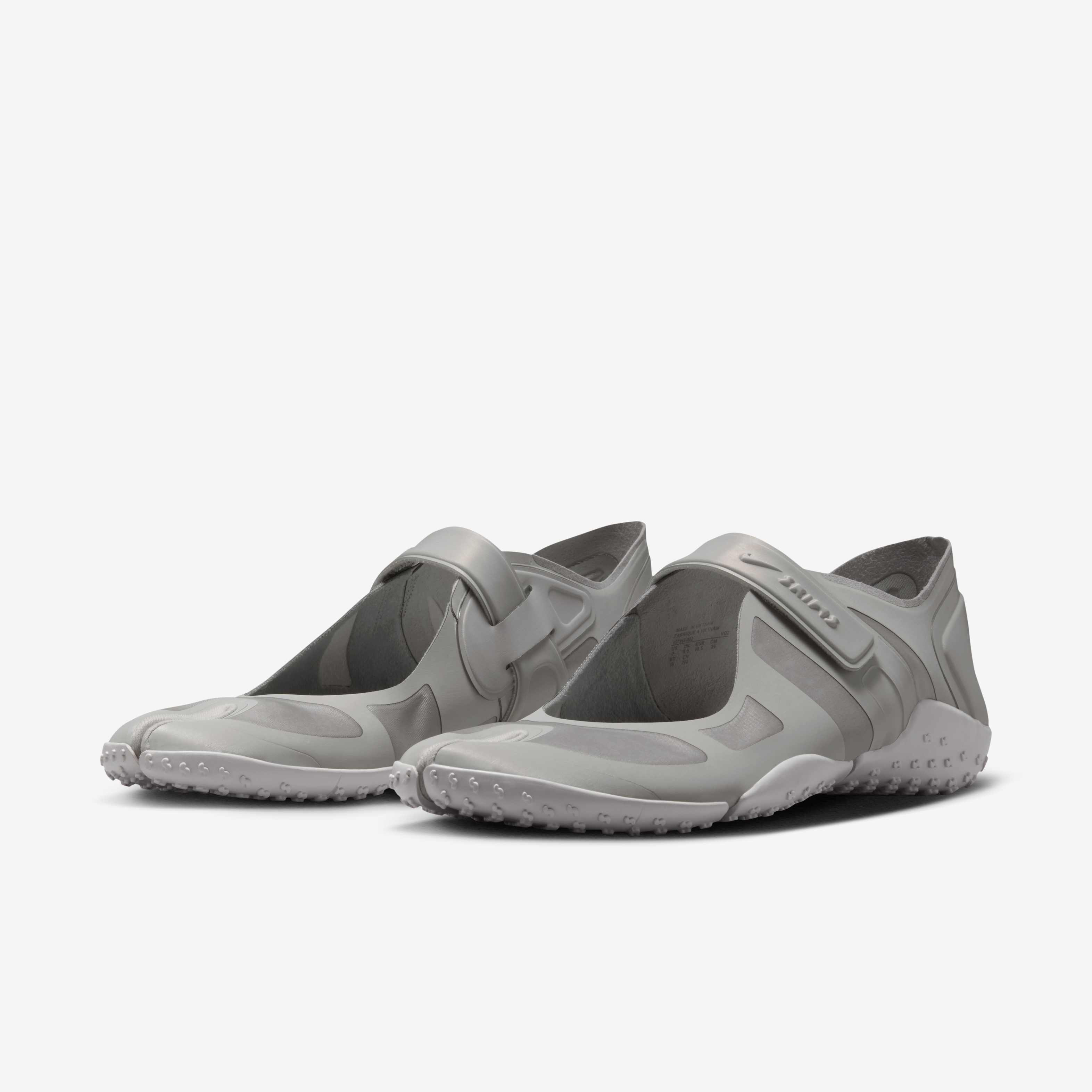 NikeSKIMS ريفت ساتين image number 4