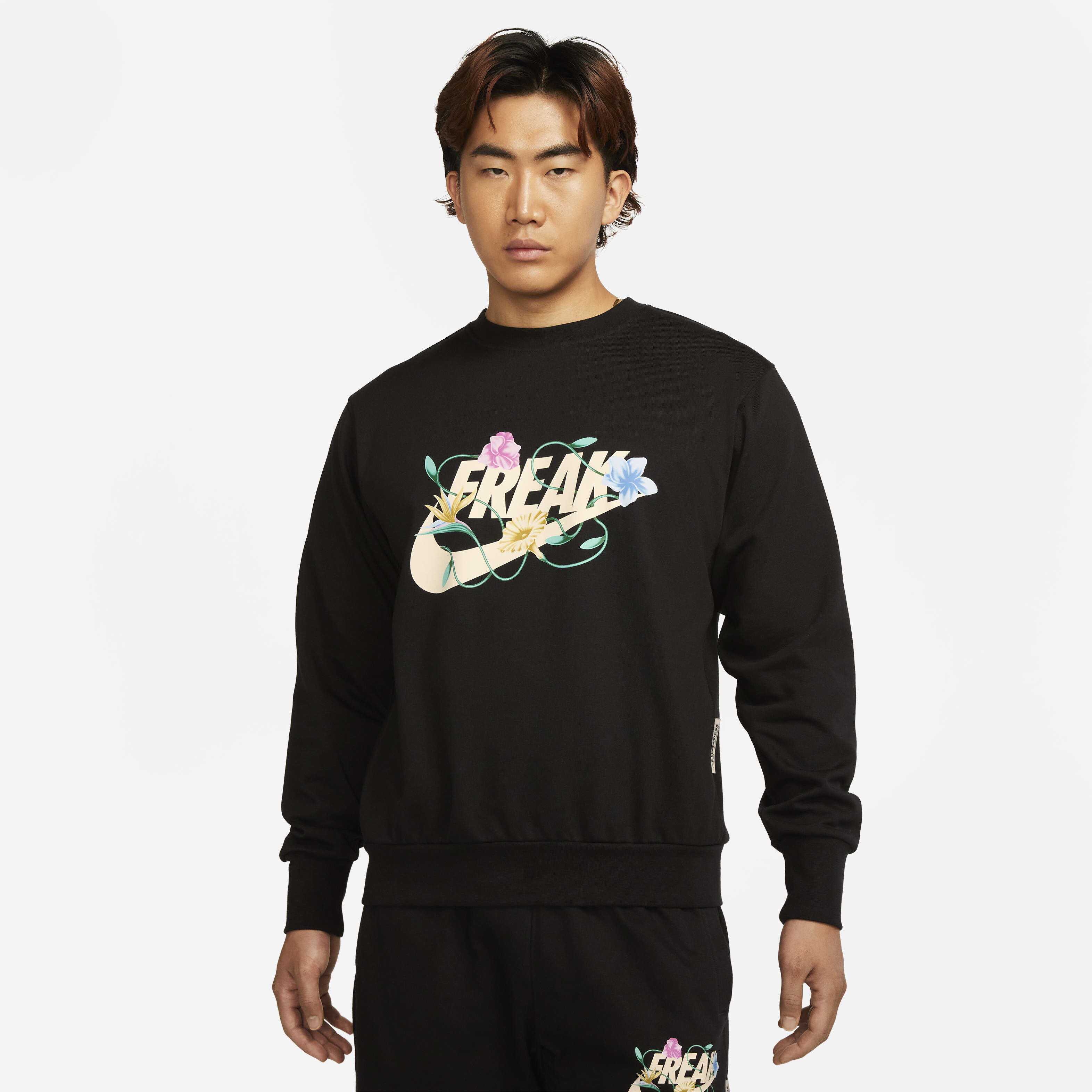 Buy Giannis Standard Issue Men s Graphic Basketball Crew Black Nike UAE Official