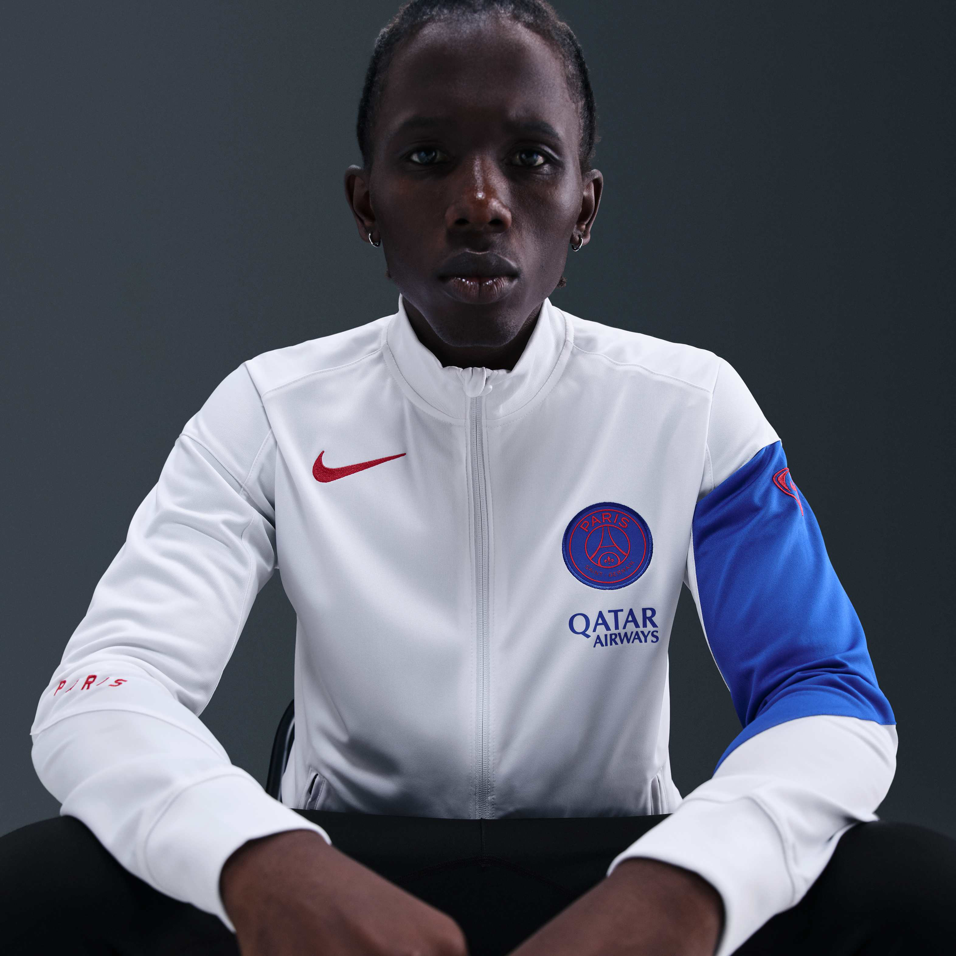 Paris Saint-Germain Strike Third image number 5