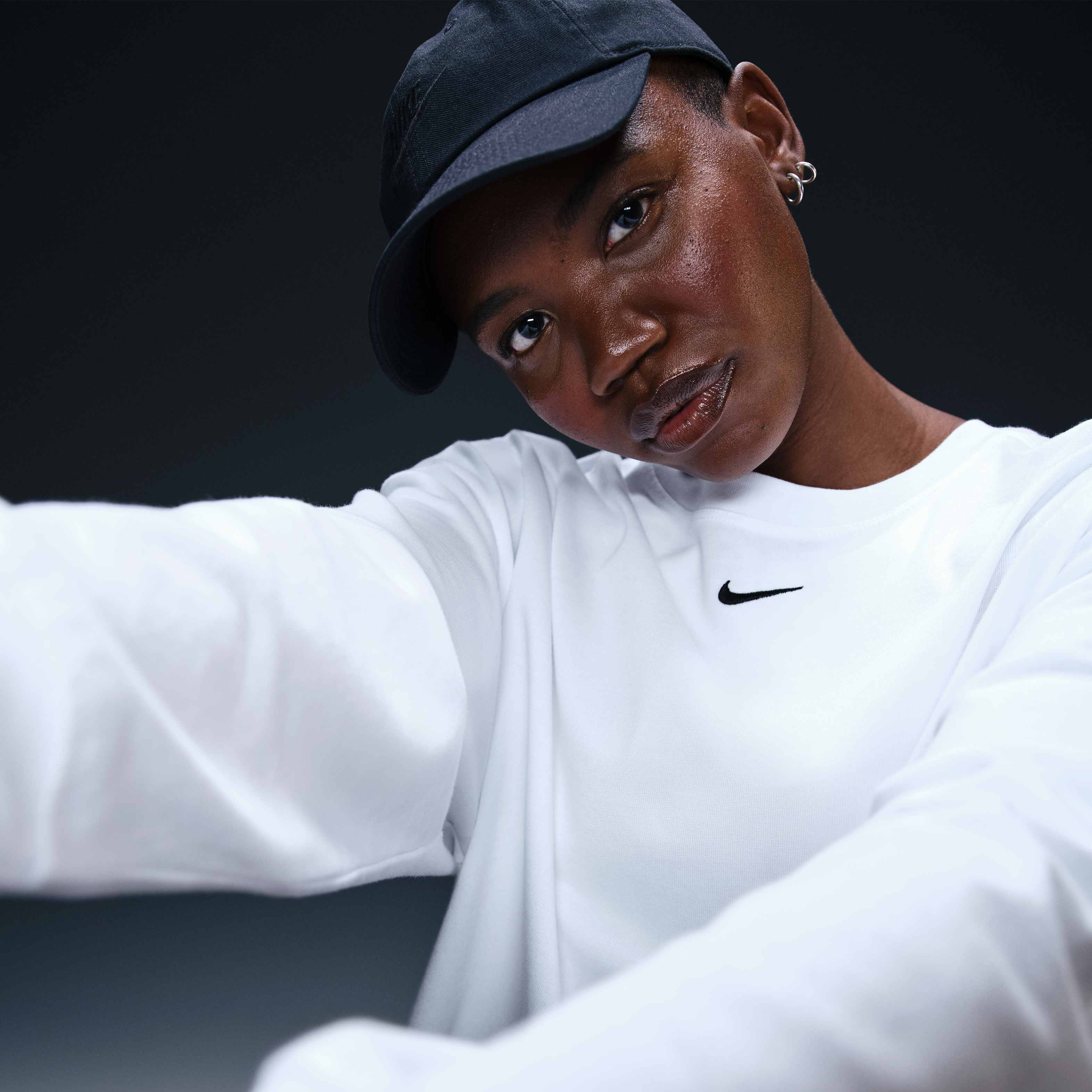 Nike Sportswear Essential image number 2