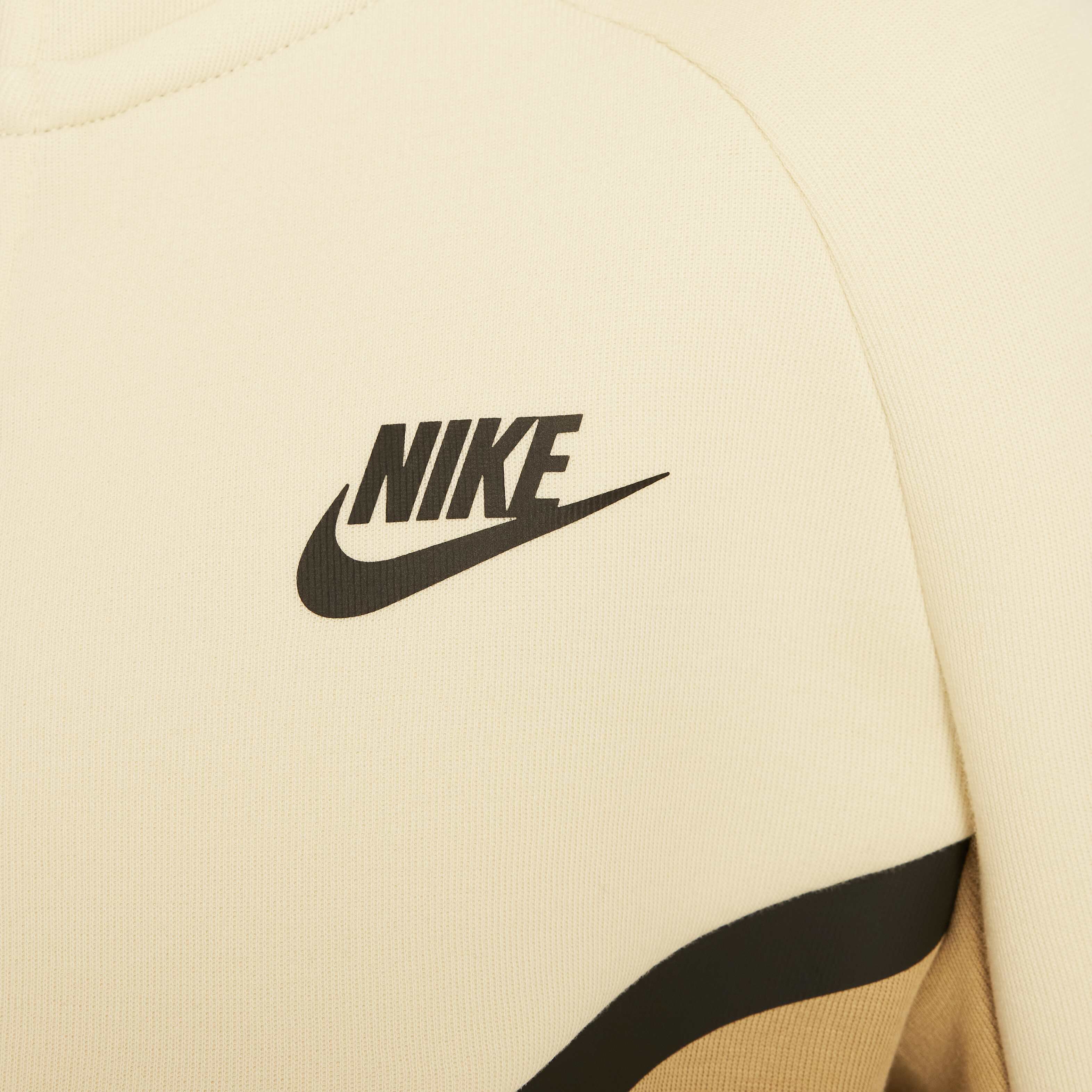Nike Sportswear Tech Fleece image number 3