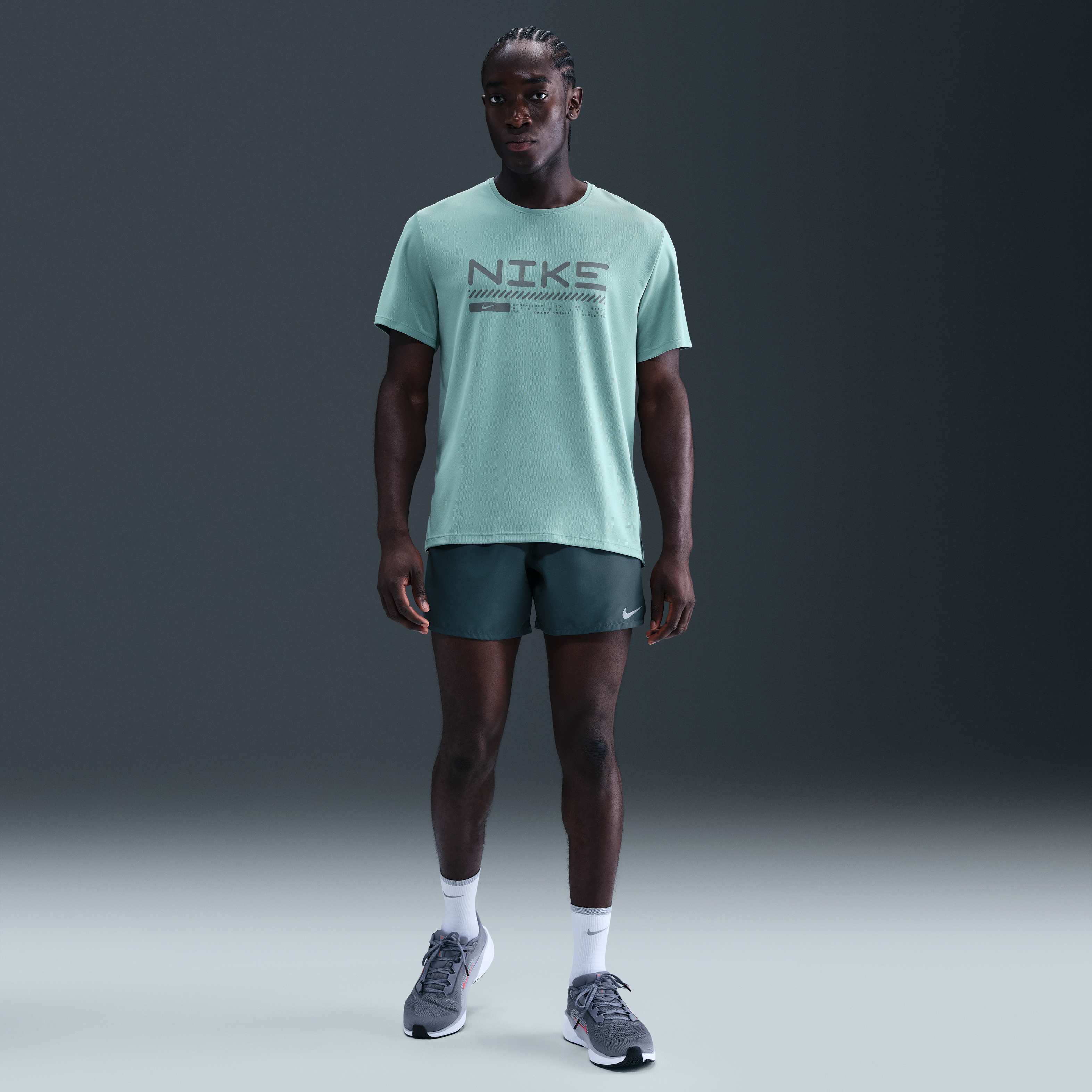 نايكي ميلر image number 3