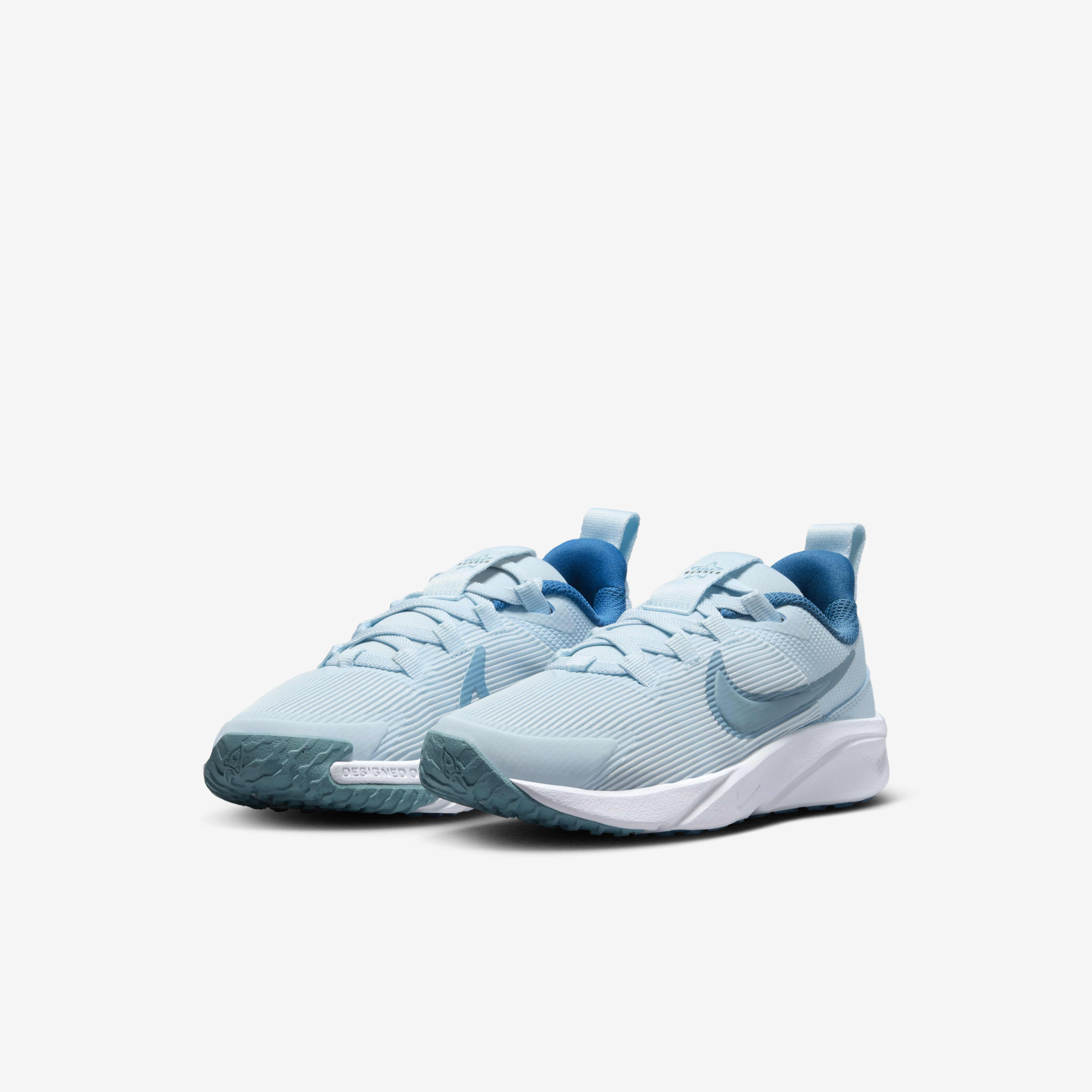 Younger kids nike trainers cheap