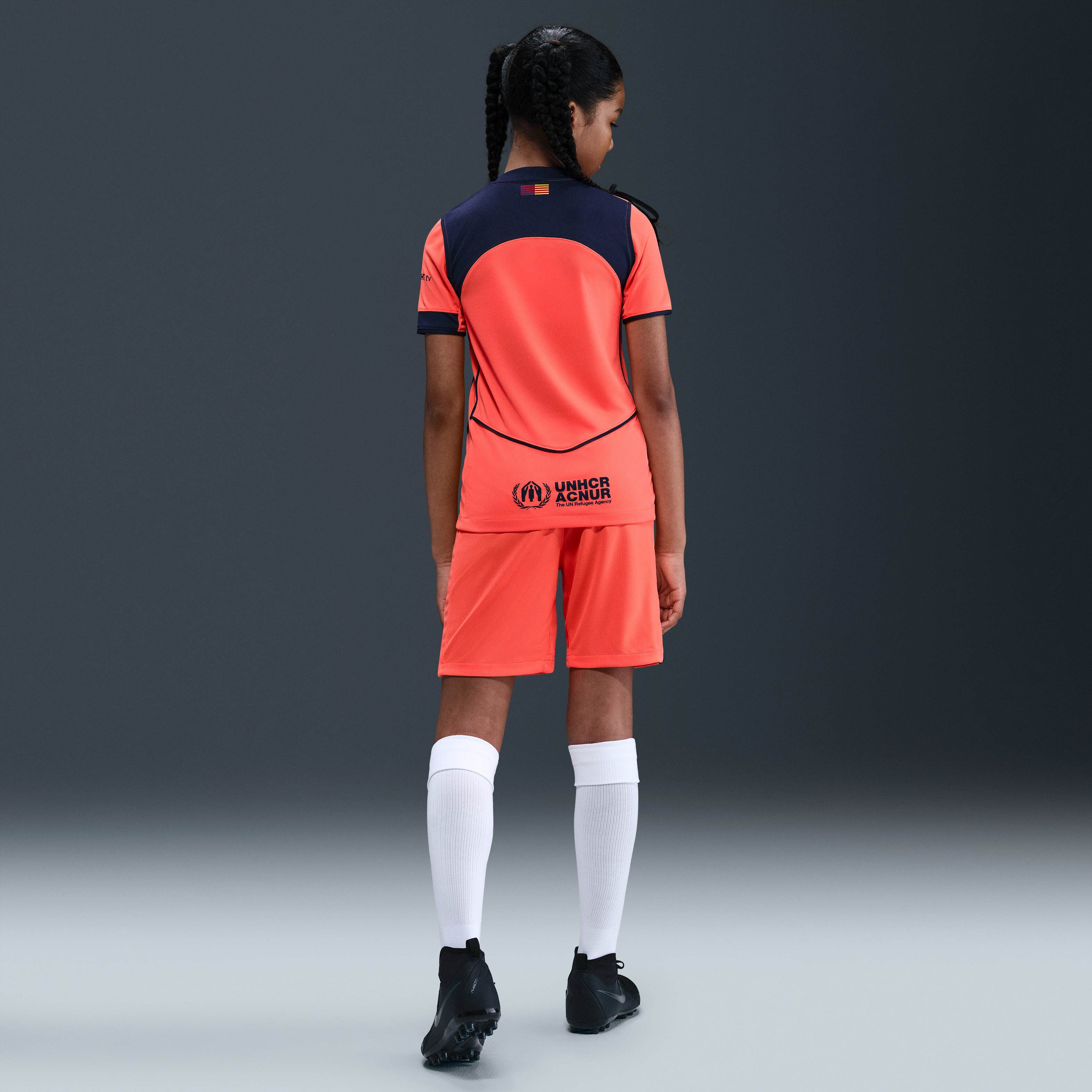 برشلونة 26/2025 ستيديوم البديل image number 4