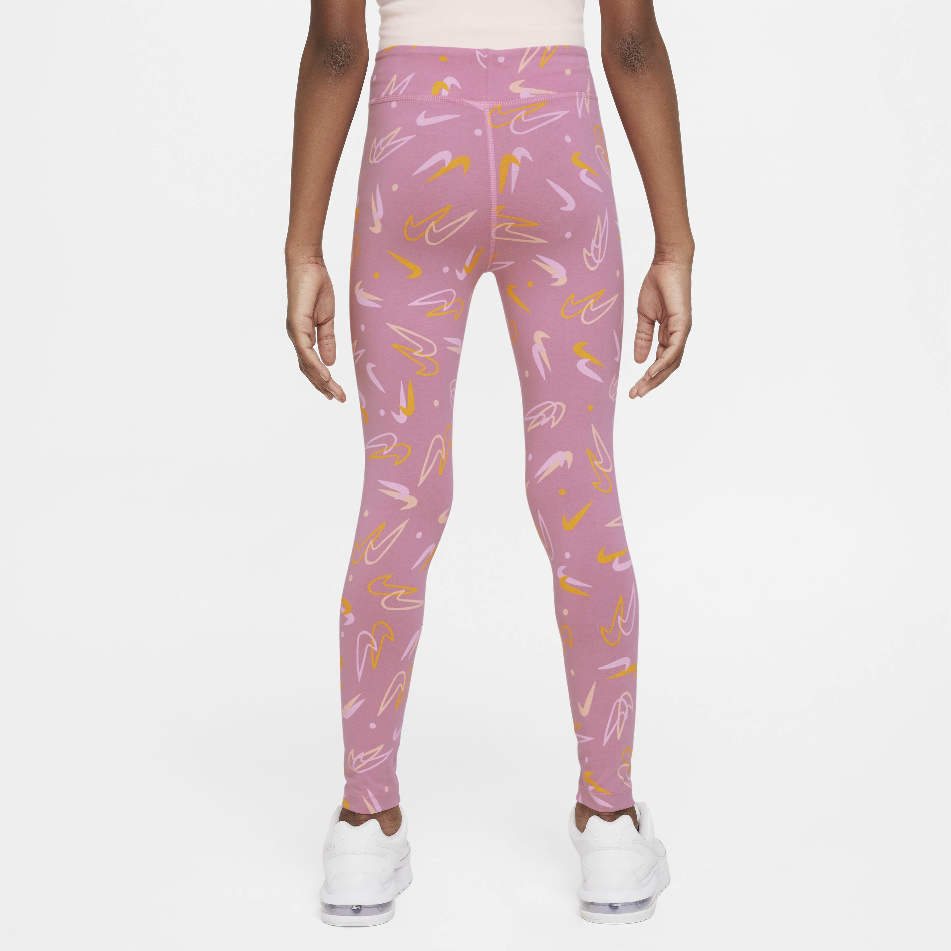 نايكي سبورتسوير ايسنشال image number 1