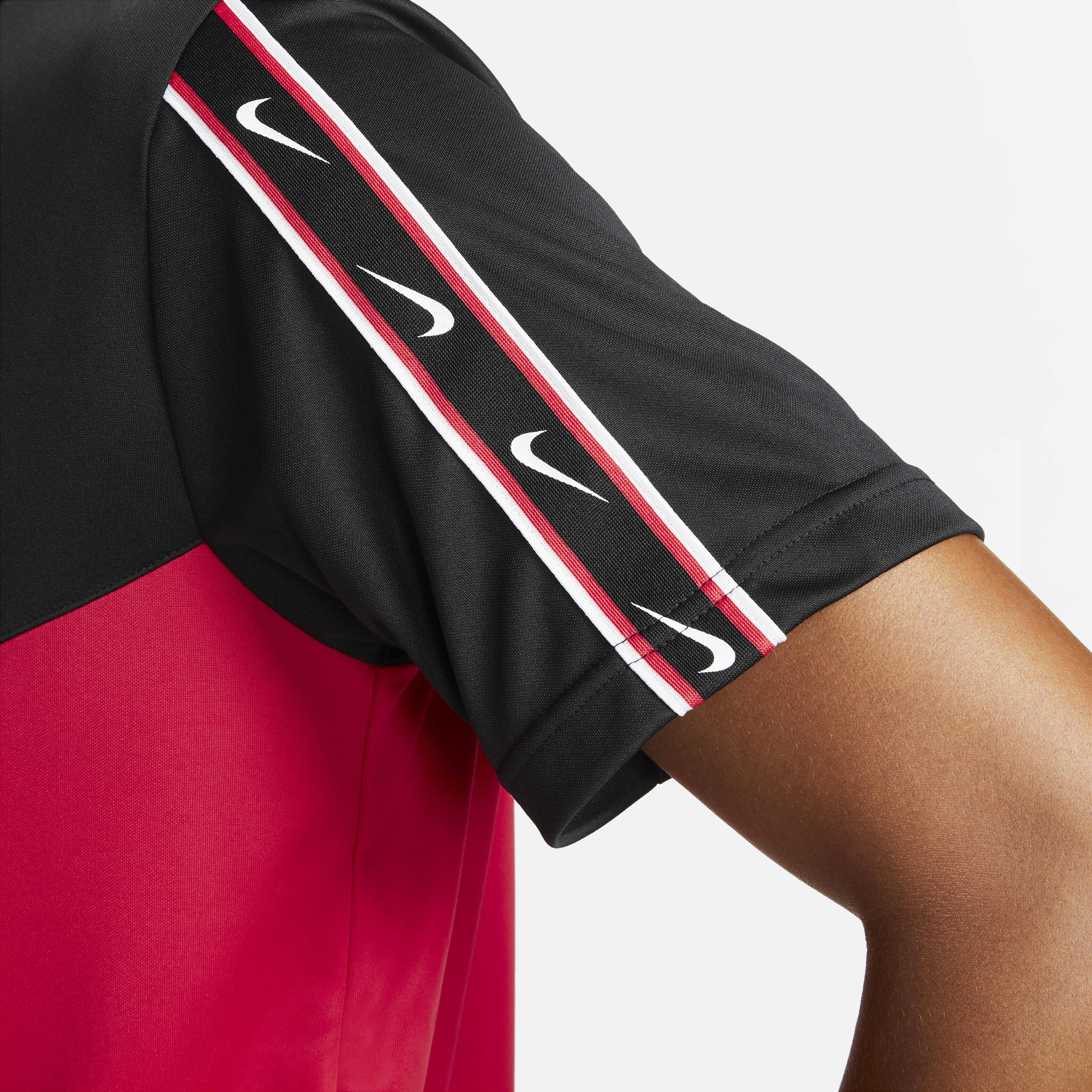 Nike Sportswear Repeat image number 3