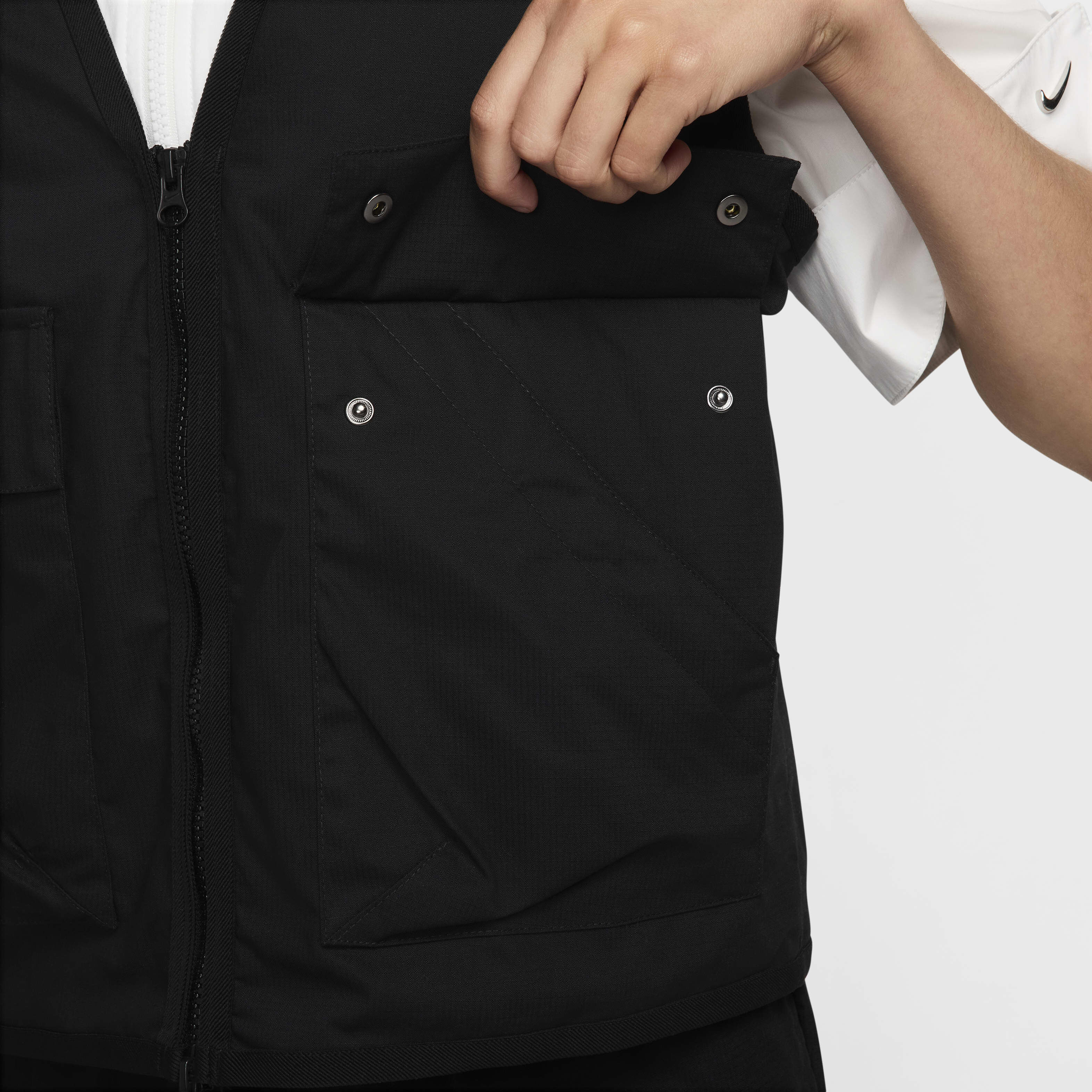 Nike Sportswear Essential image number 6