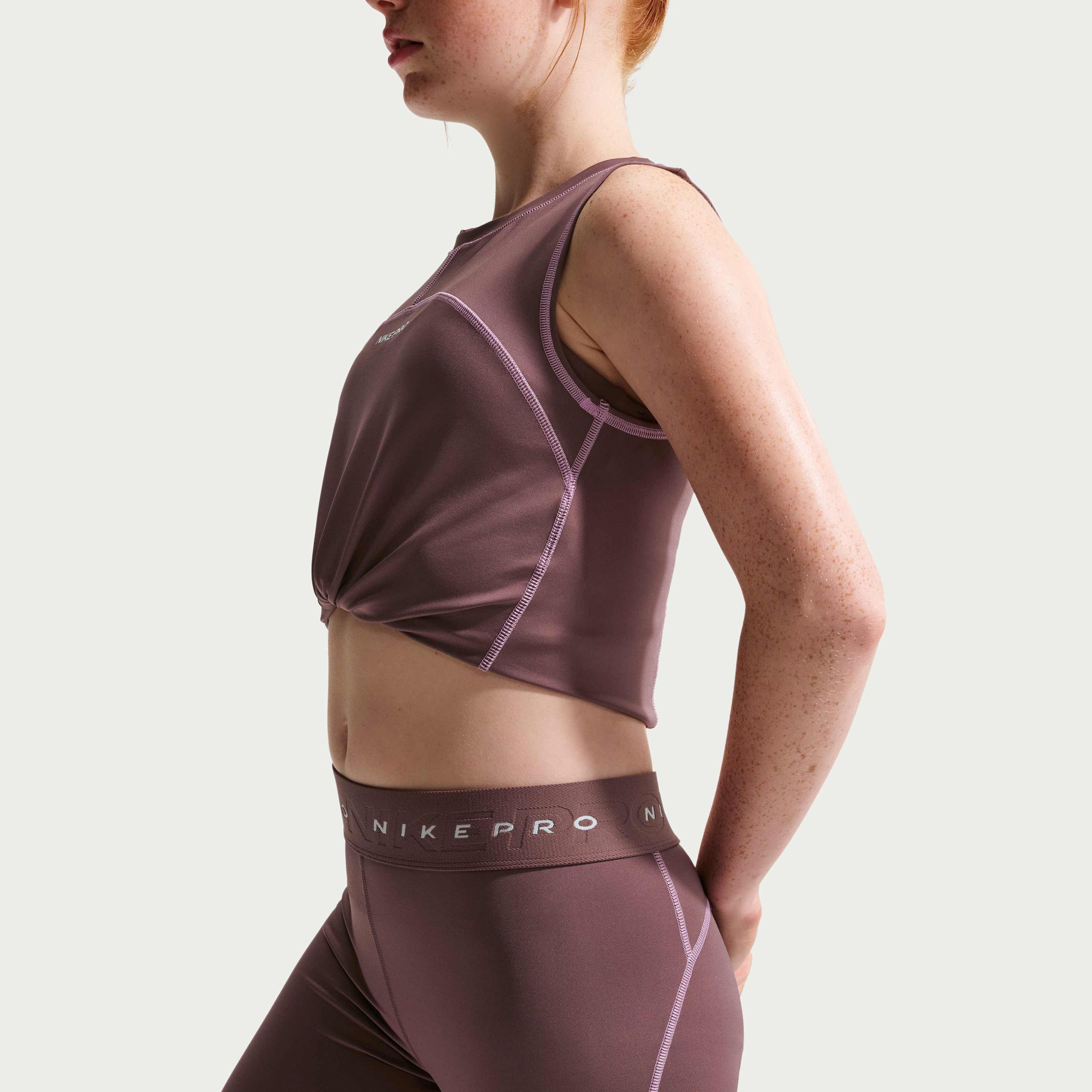 Nike Pro image number 3