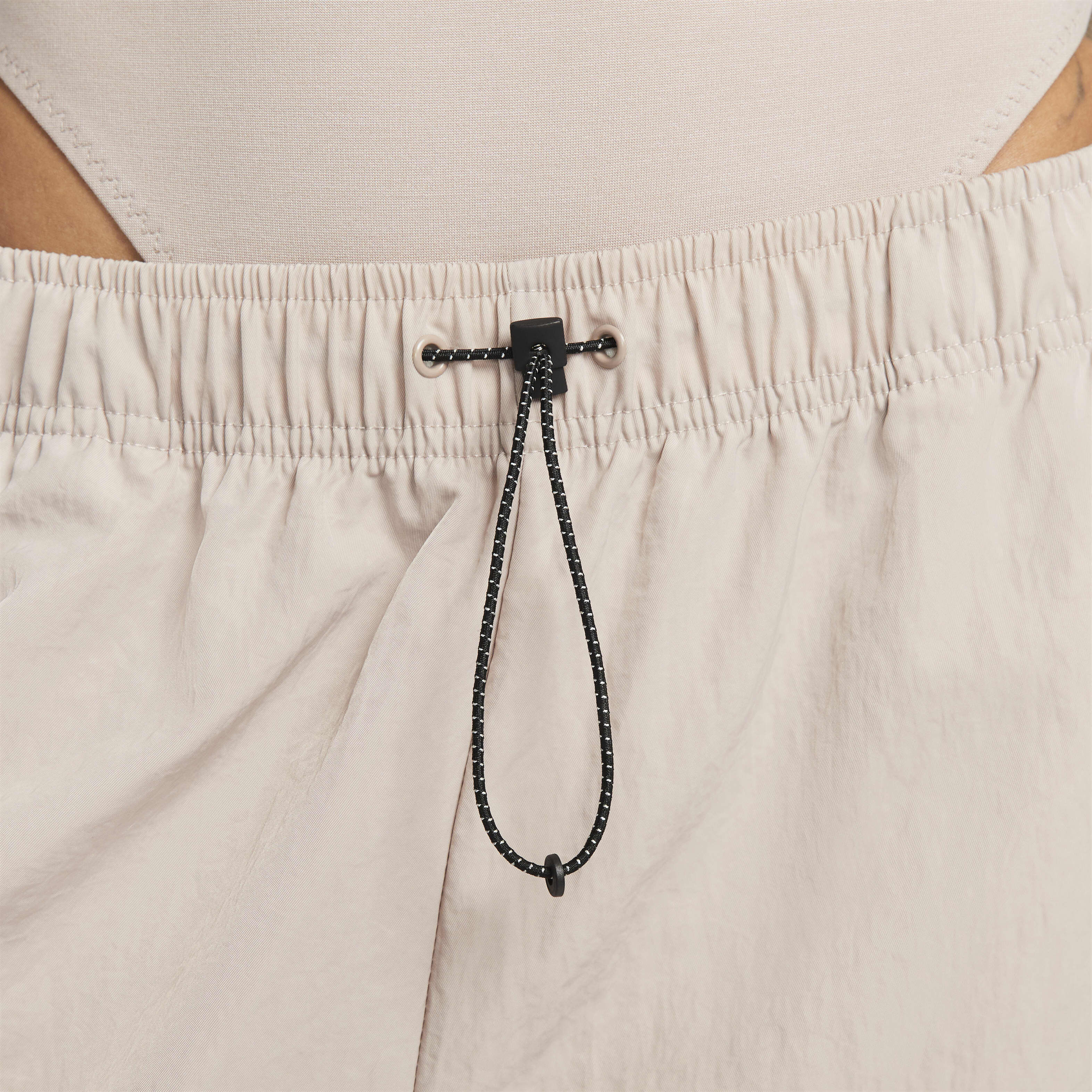 Nike Sportswear Essential image number 5