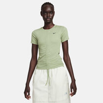Nike Sportswear Essentials