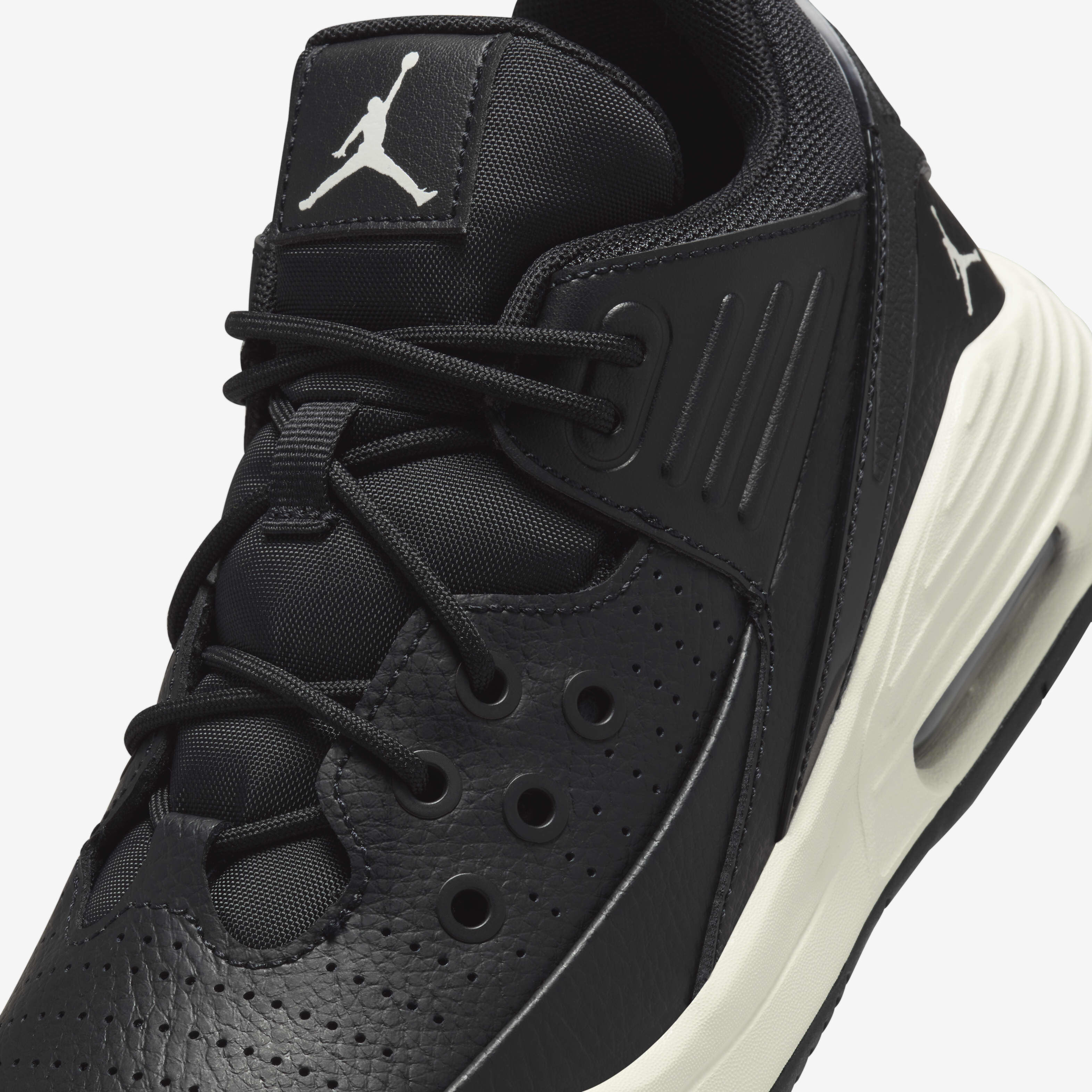 Youth jordan max aura discount