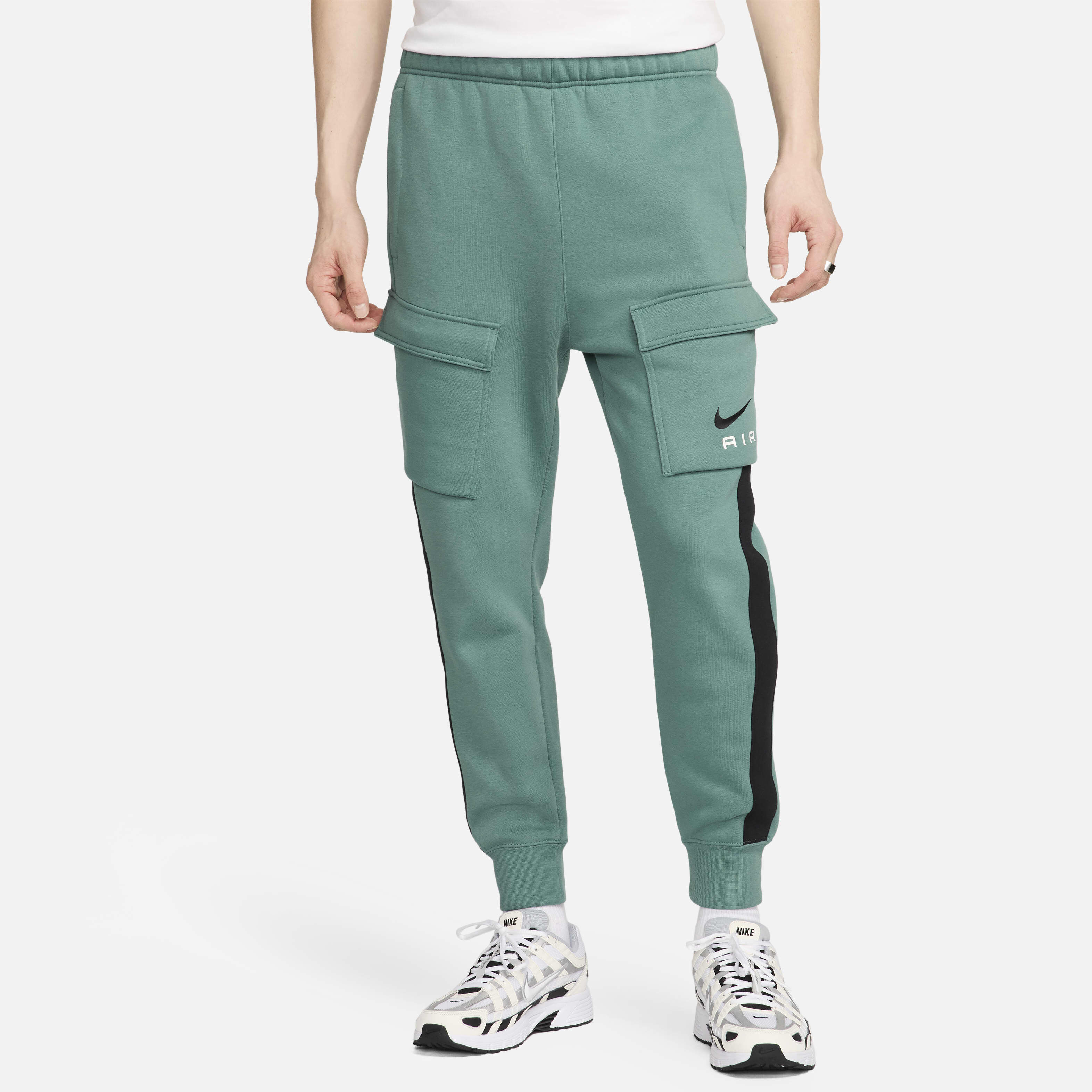 Nike cargo joggers men's hotsell