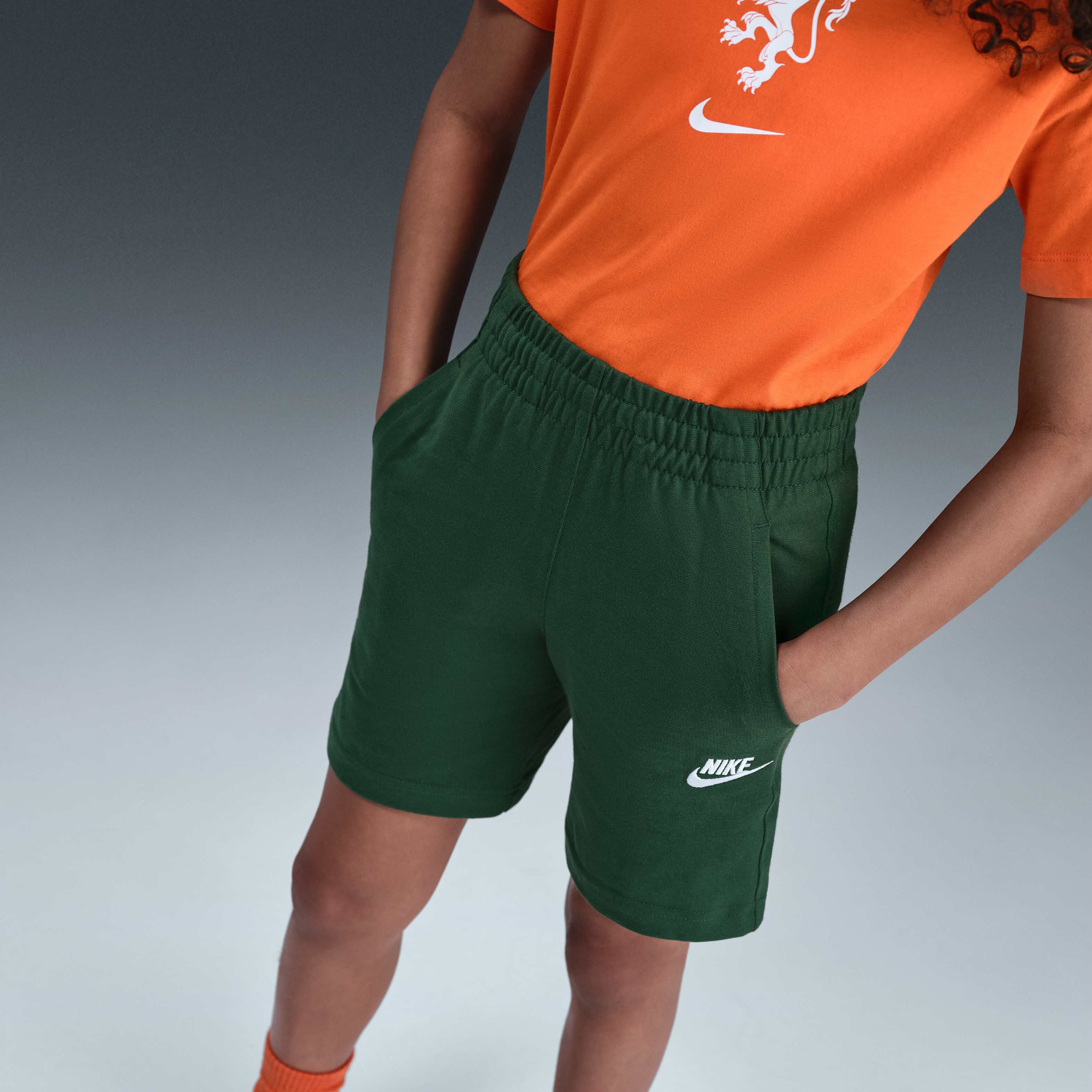 Nike Sportswear Club image number 2